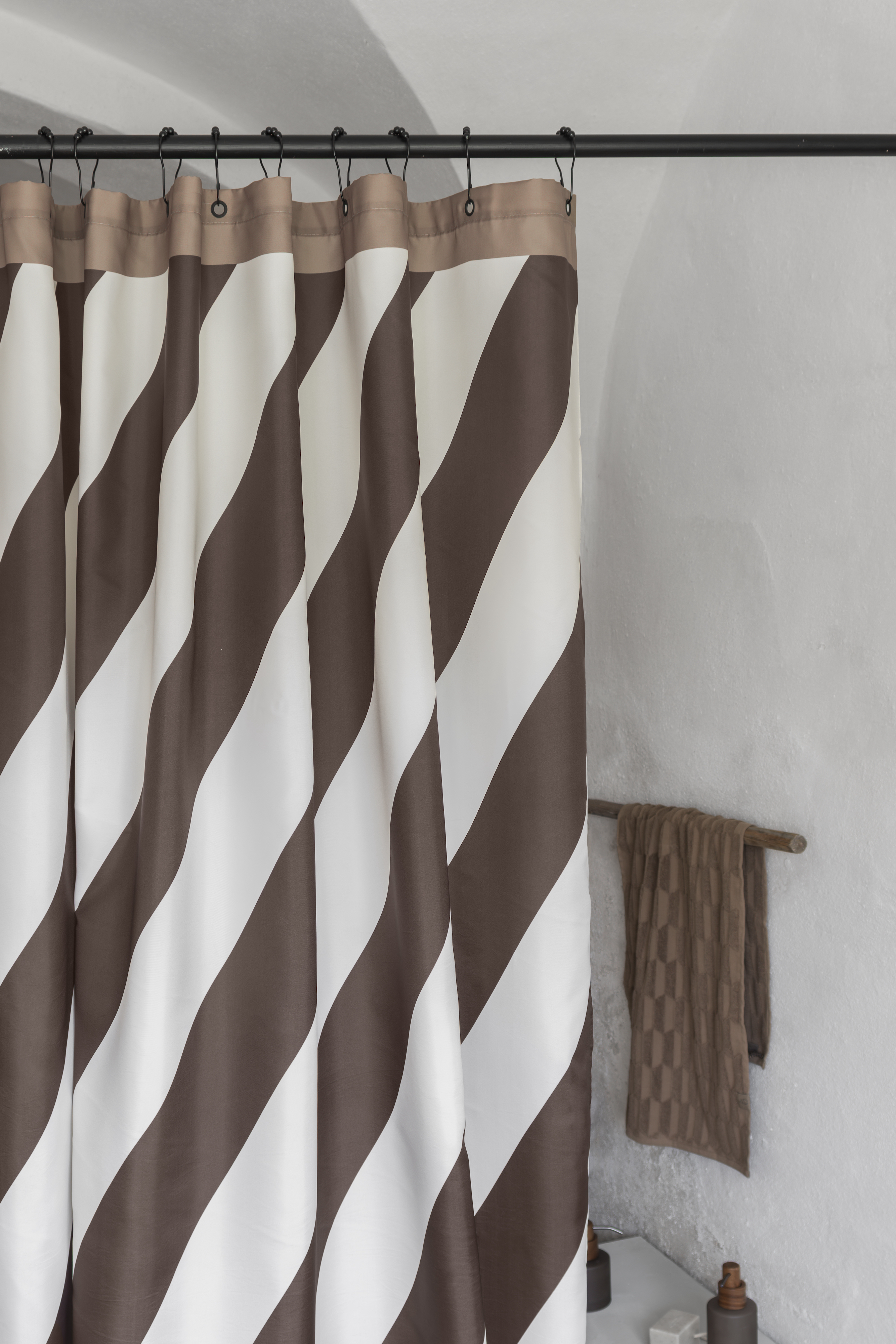 Mette Ditmer Diagonal Dusjforheng Sjokolade