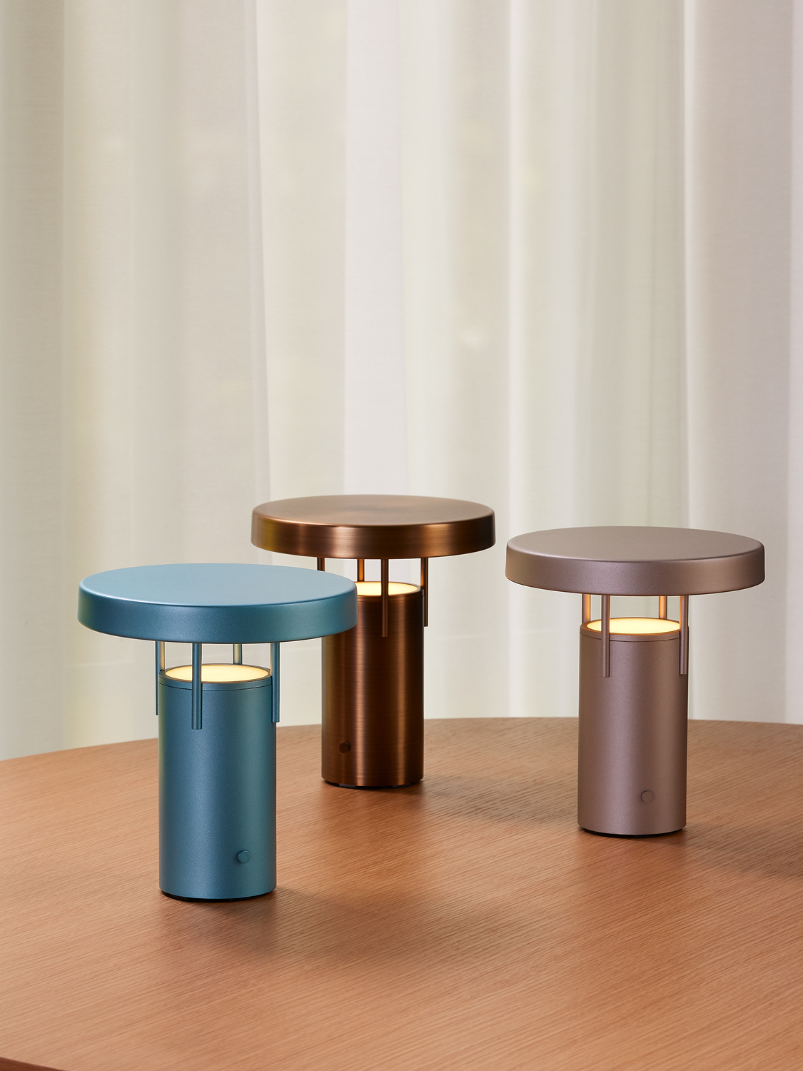 Hübsch Bringme Mini Portabel Bordslampa Metallic Sand 20cm