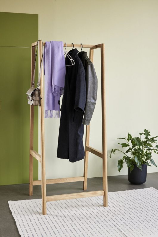 Hübsch Among Potte Svart