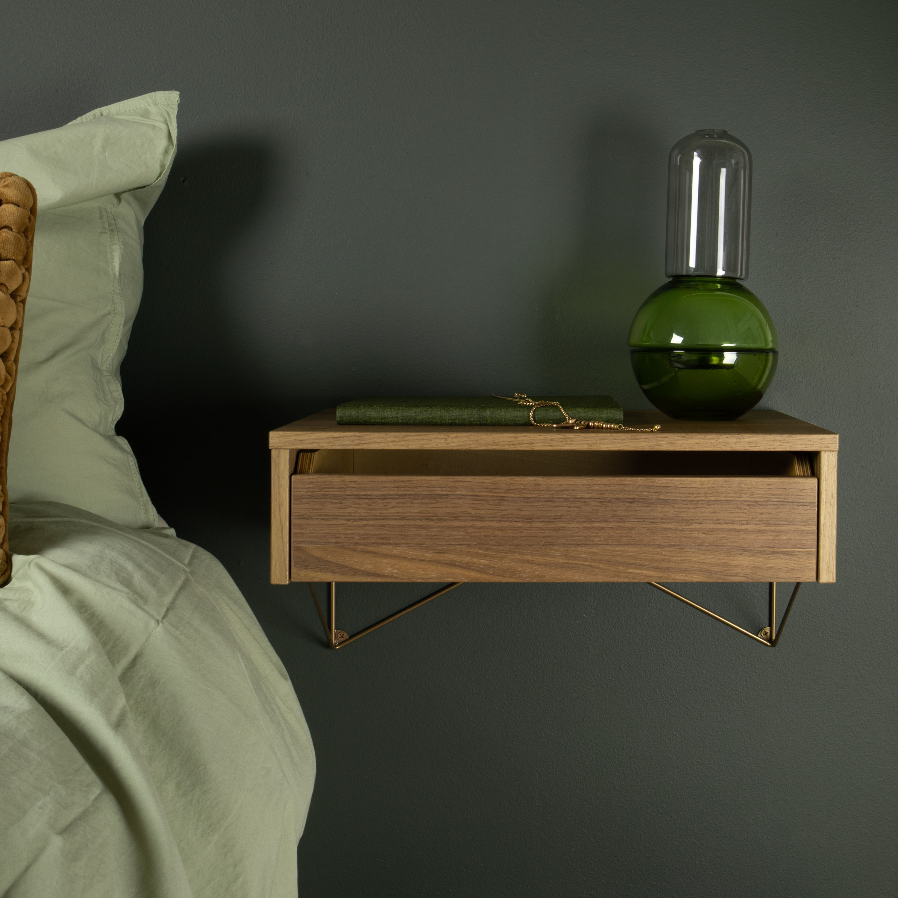 Maze Pythagoras Wandregal Walnuss 27x41cm