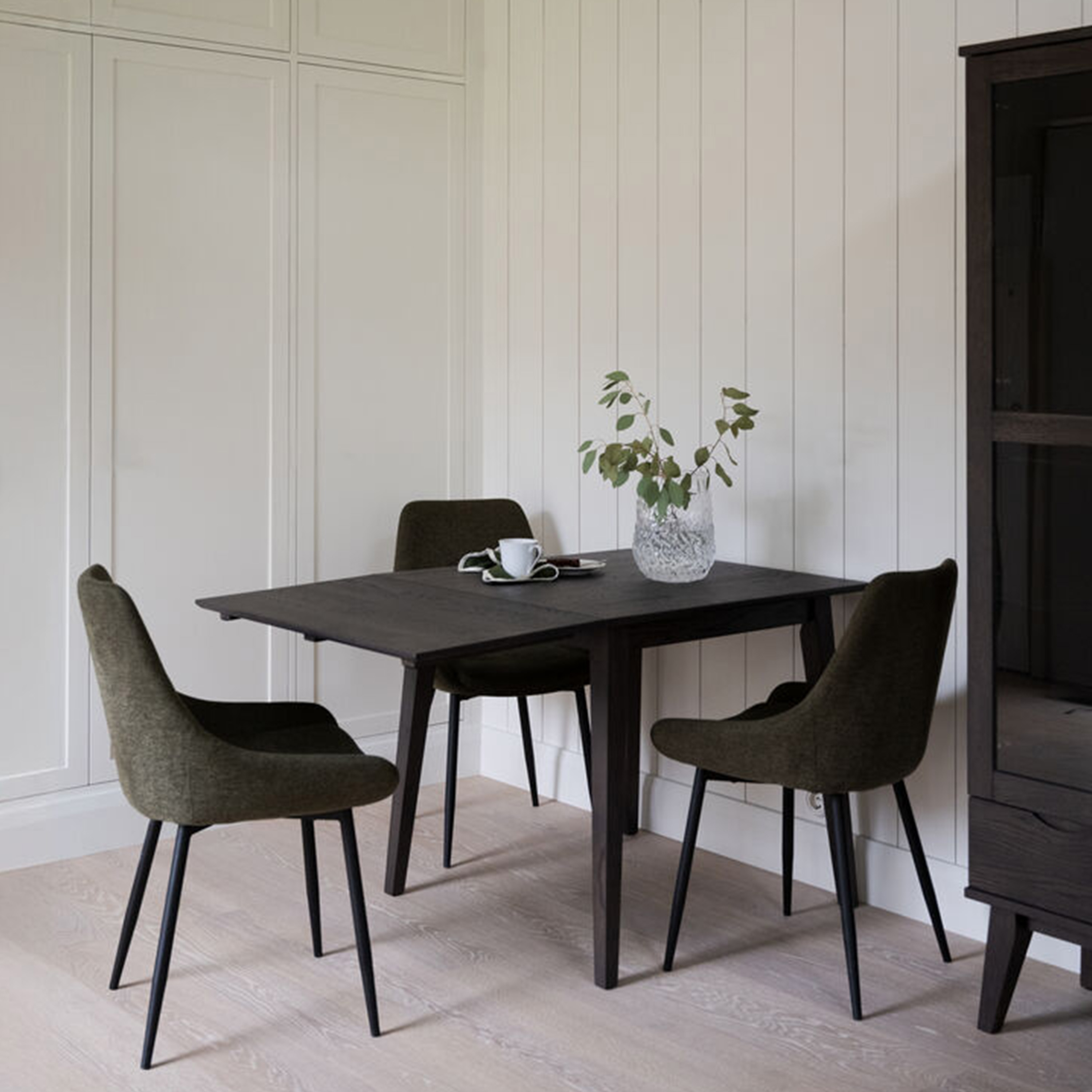 Rowico Home Filippa Klaffbord Mörkbrun Ek 80cm