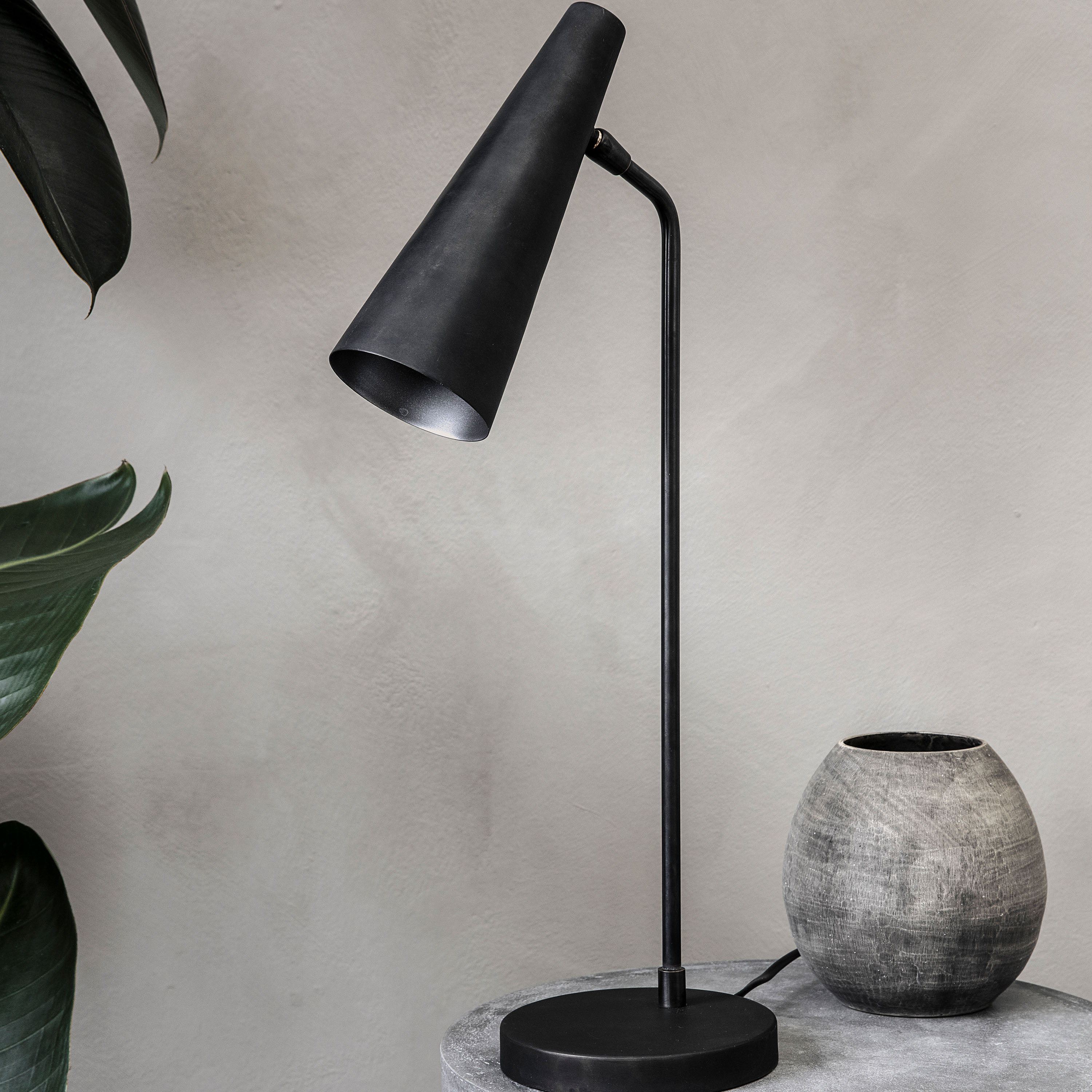 House Doctor Precise Pöytävalaisin Matta Musta