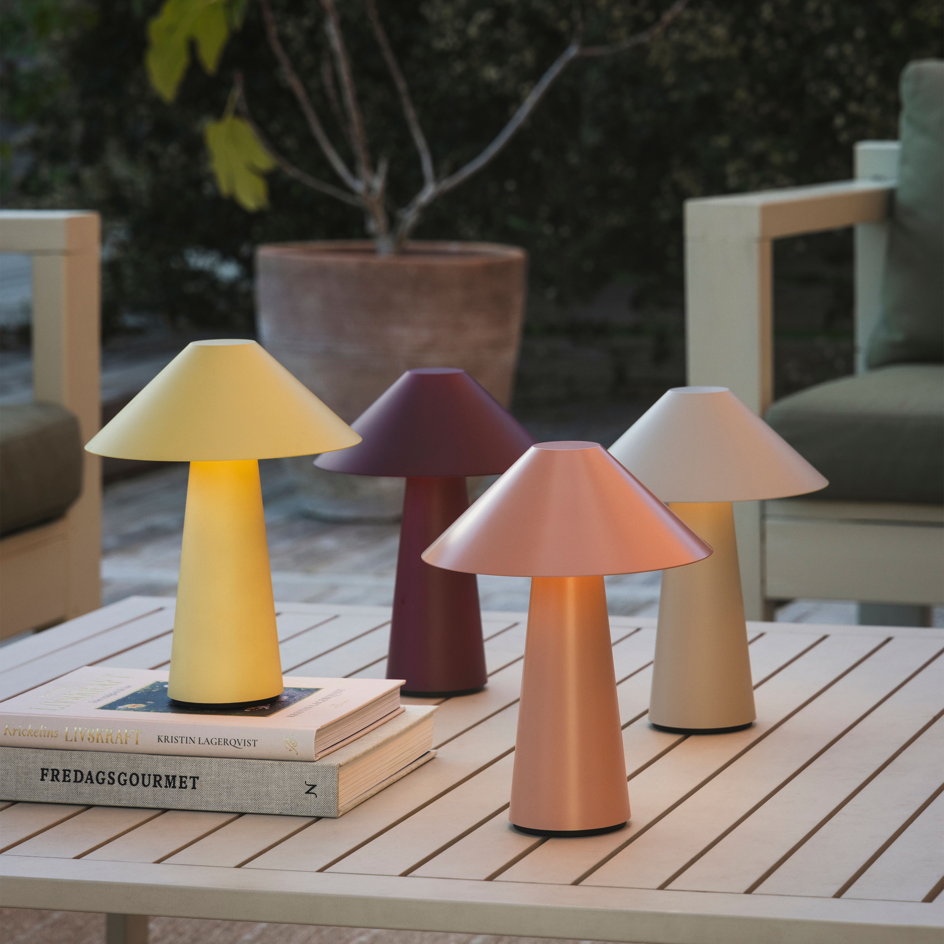 Globen Lighting Cannes Tragbare Tischlampe Hafergelb