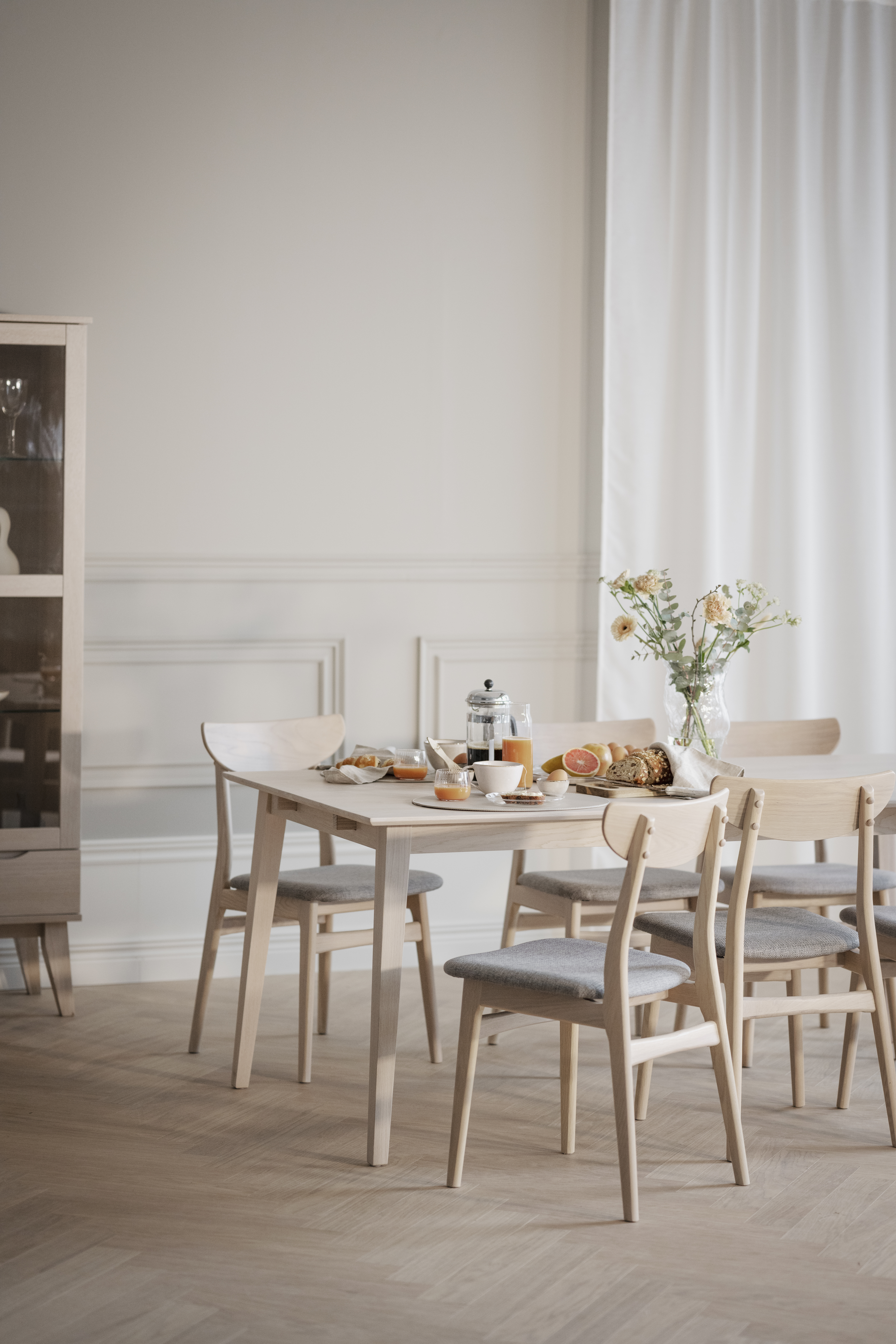 Rowico Home Rodham Matstol Vitpigment Ek/Ljusgrå