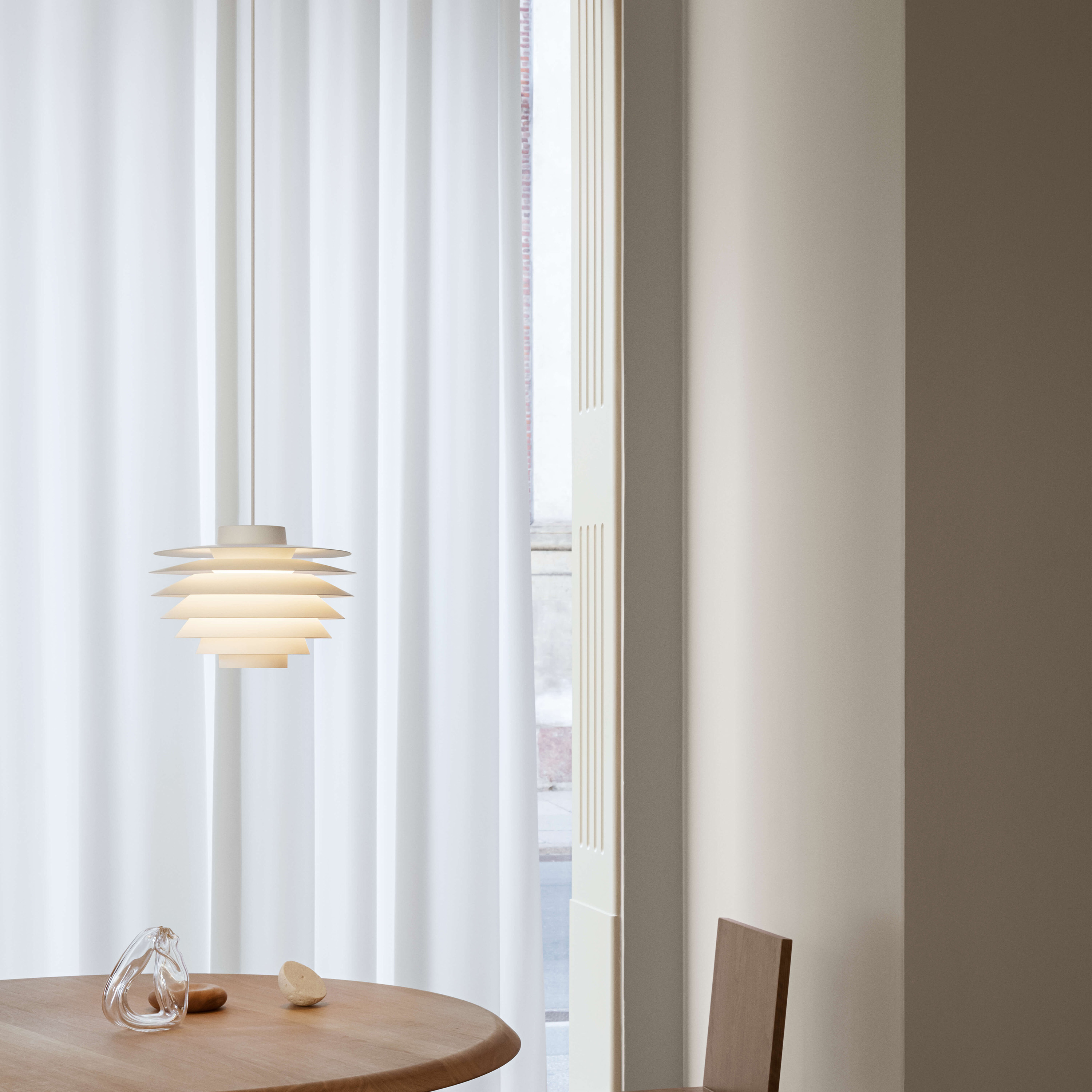 LYFA Verona Kattovalaisin Valkoinen 32cm