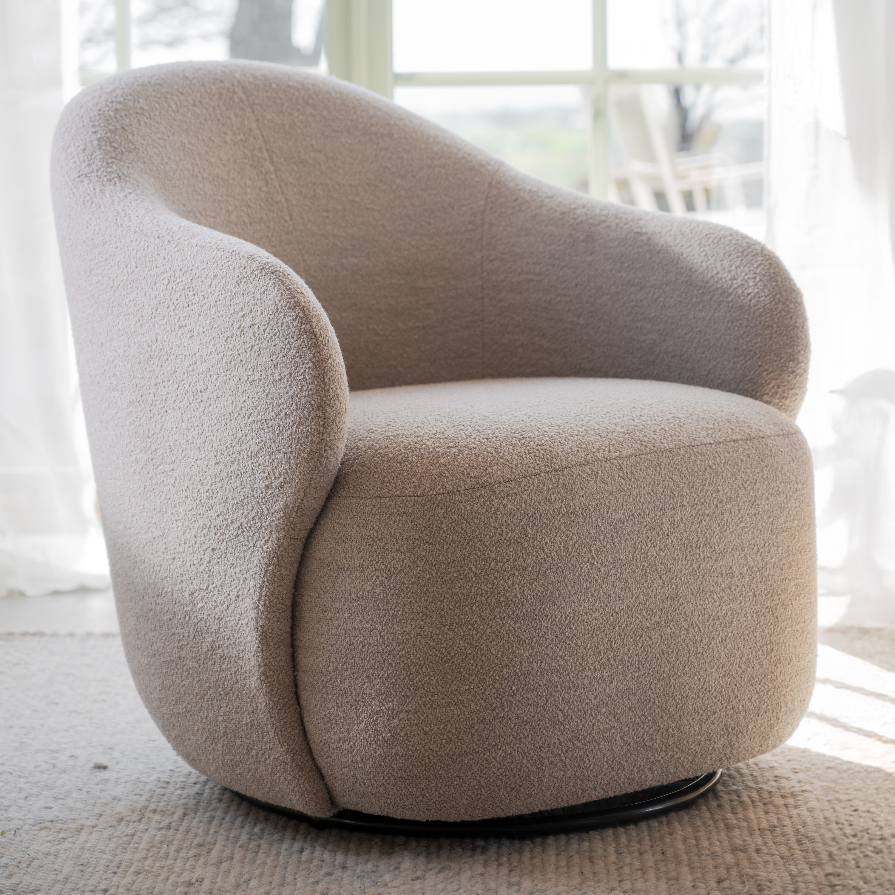 Rowico Home Chapeltown Drehbarer Sessel Hellbeige