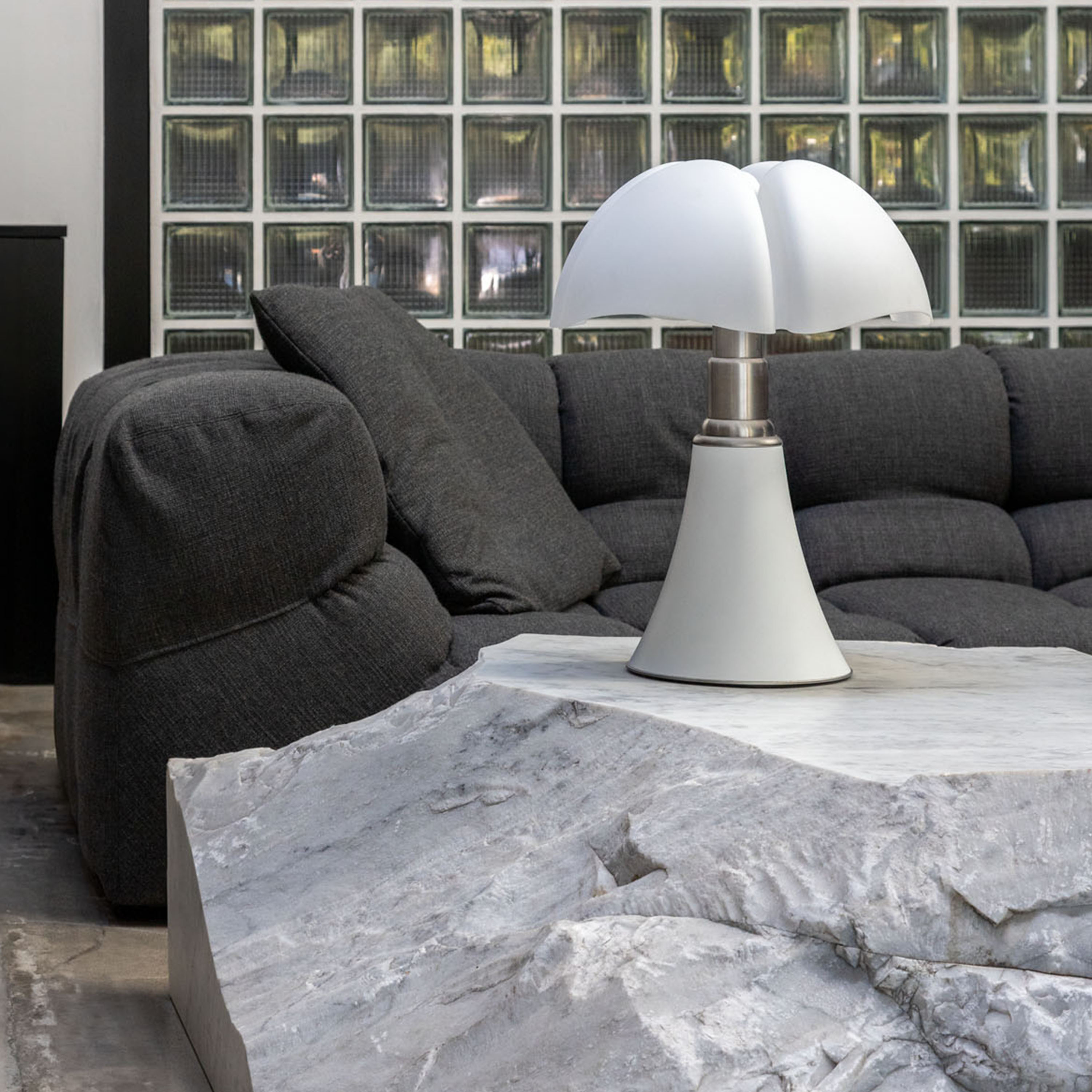 Martinelli Luce Pipistrello Medio Bordlampe Dimbar LED Matt Hvit