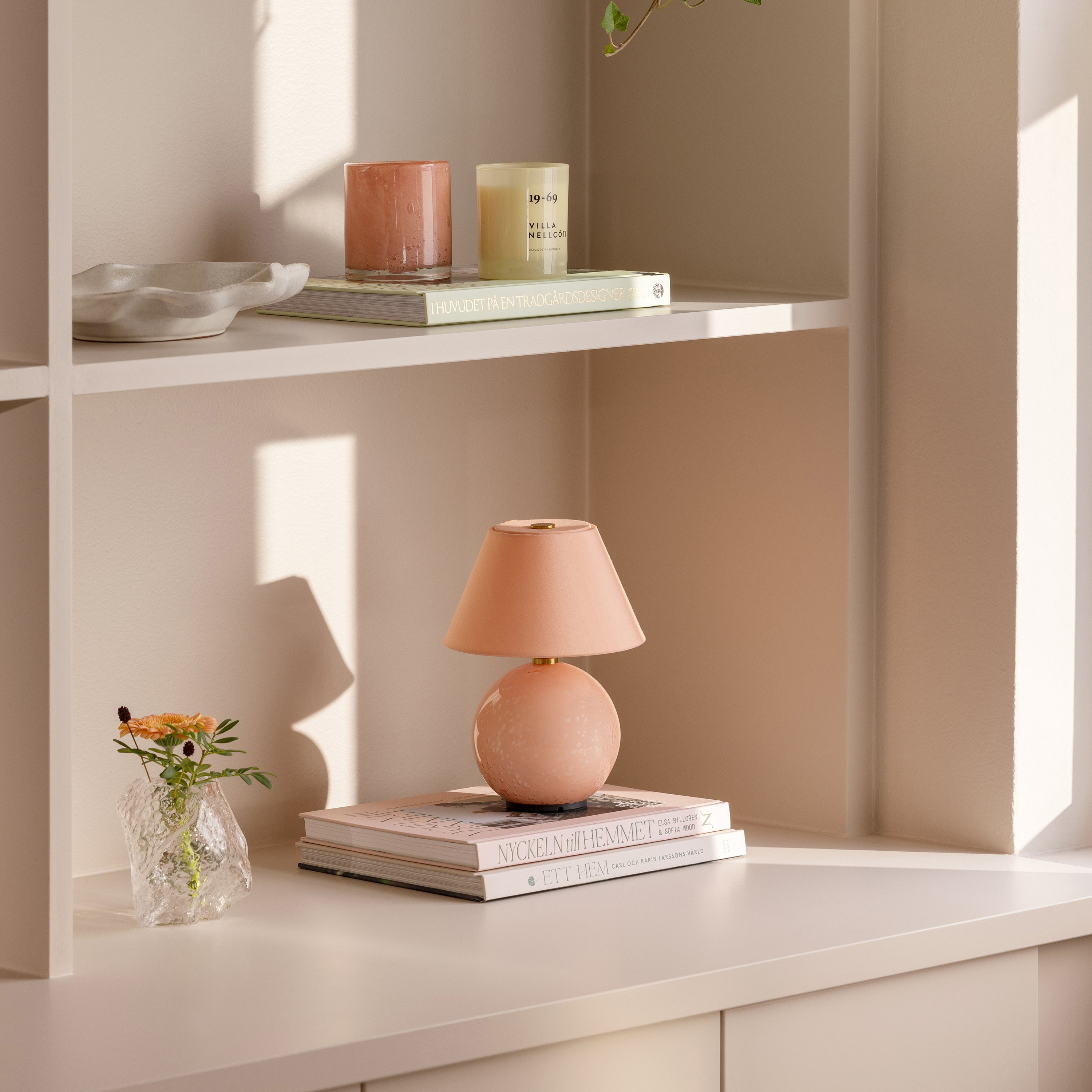 Globen Lighting Iris Portabel Bordslampa Blush