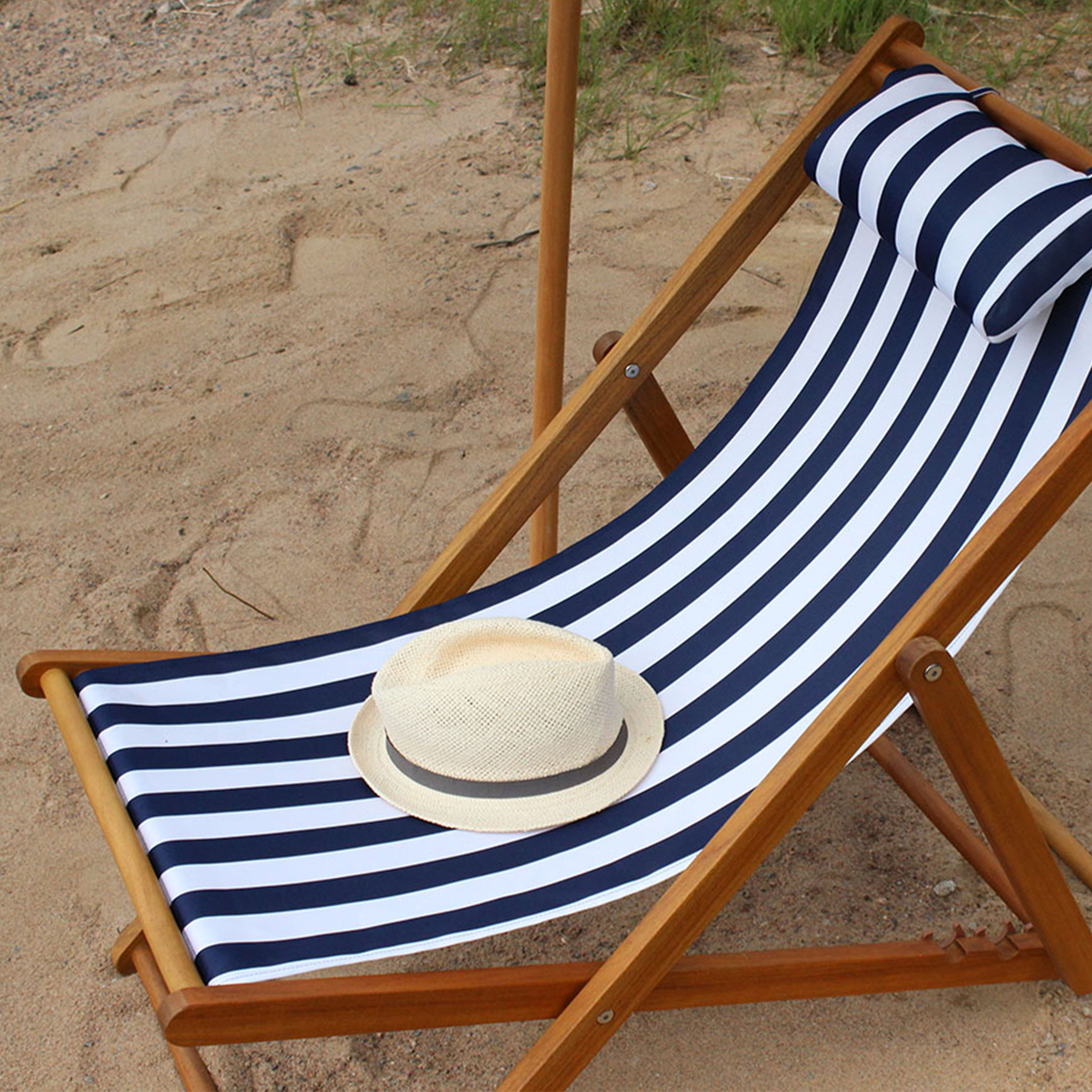 Hillerstorp Skara Solstol Blå/Hvit 79cm