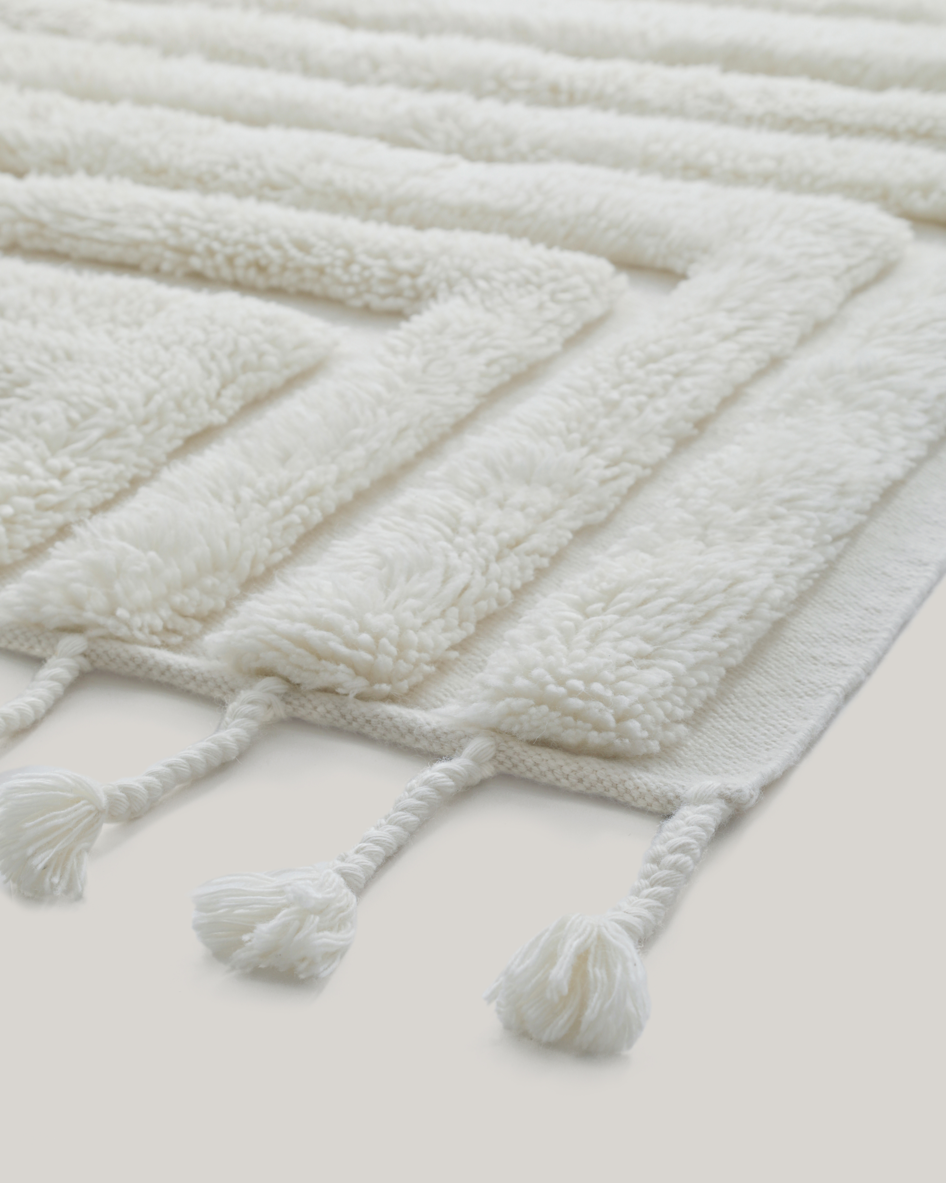 Tinted Kask Wollteppich Offwhite 250x350