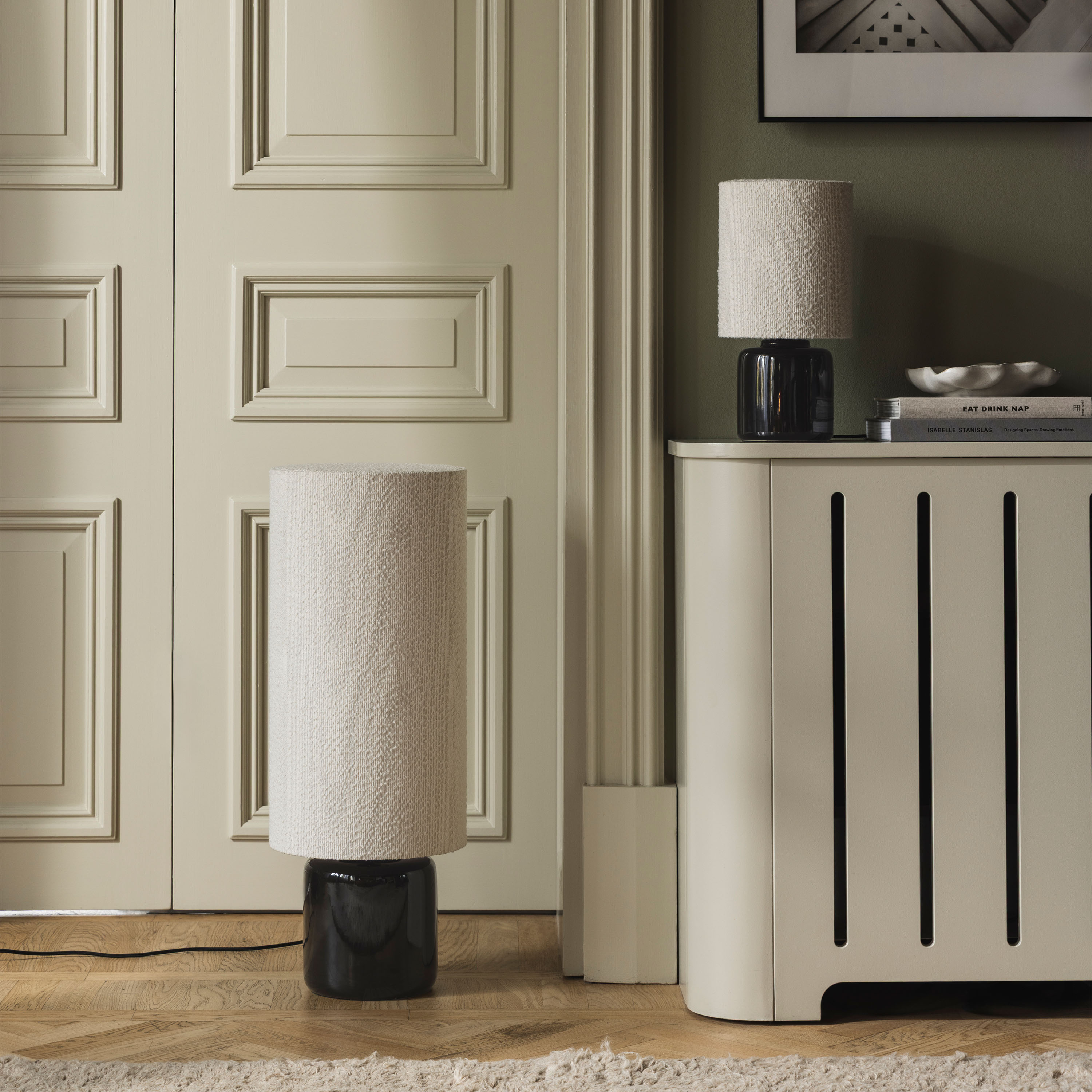 Globen Lighting Florian Bordlampe Hvit Bouclé/Svart 39cm