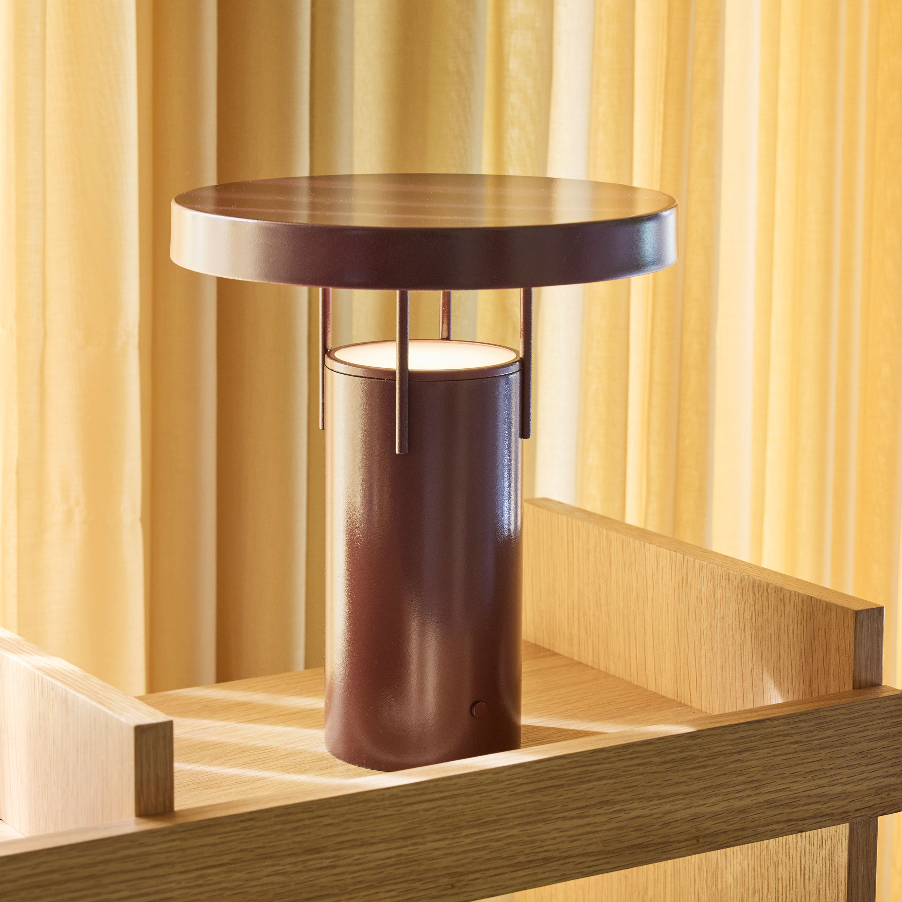 Hübsch BringMe Tragbare Lampe Metallic Burgundy 28cm