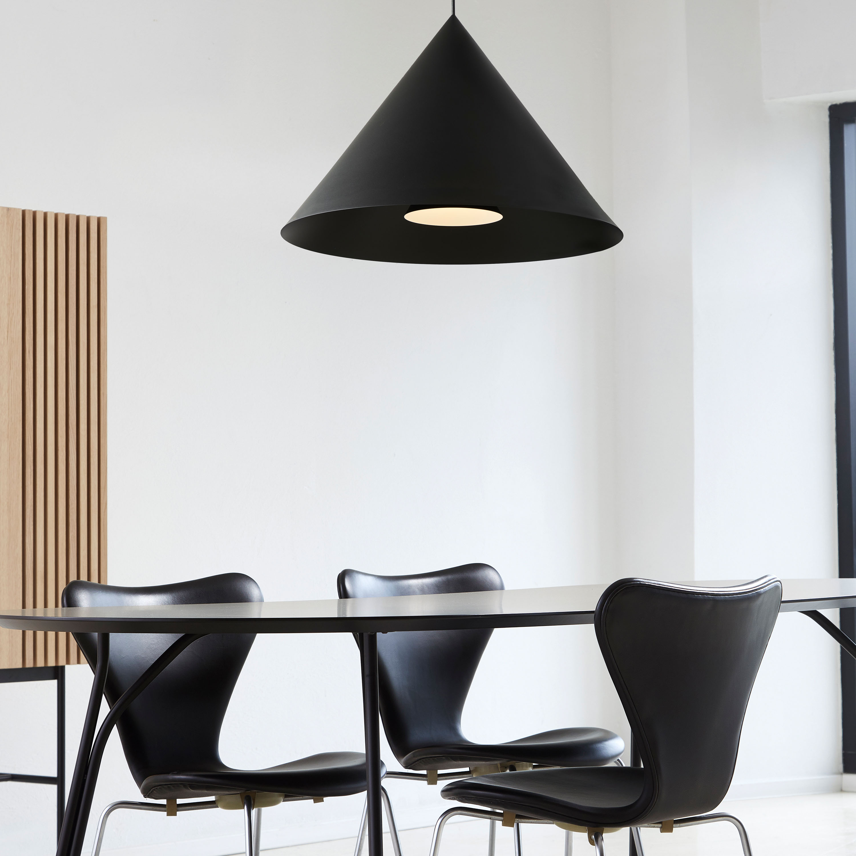 LOOM Design Hanzu So Taklampa Black Ø55