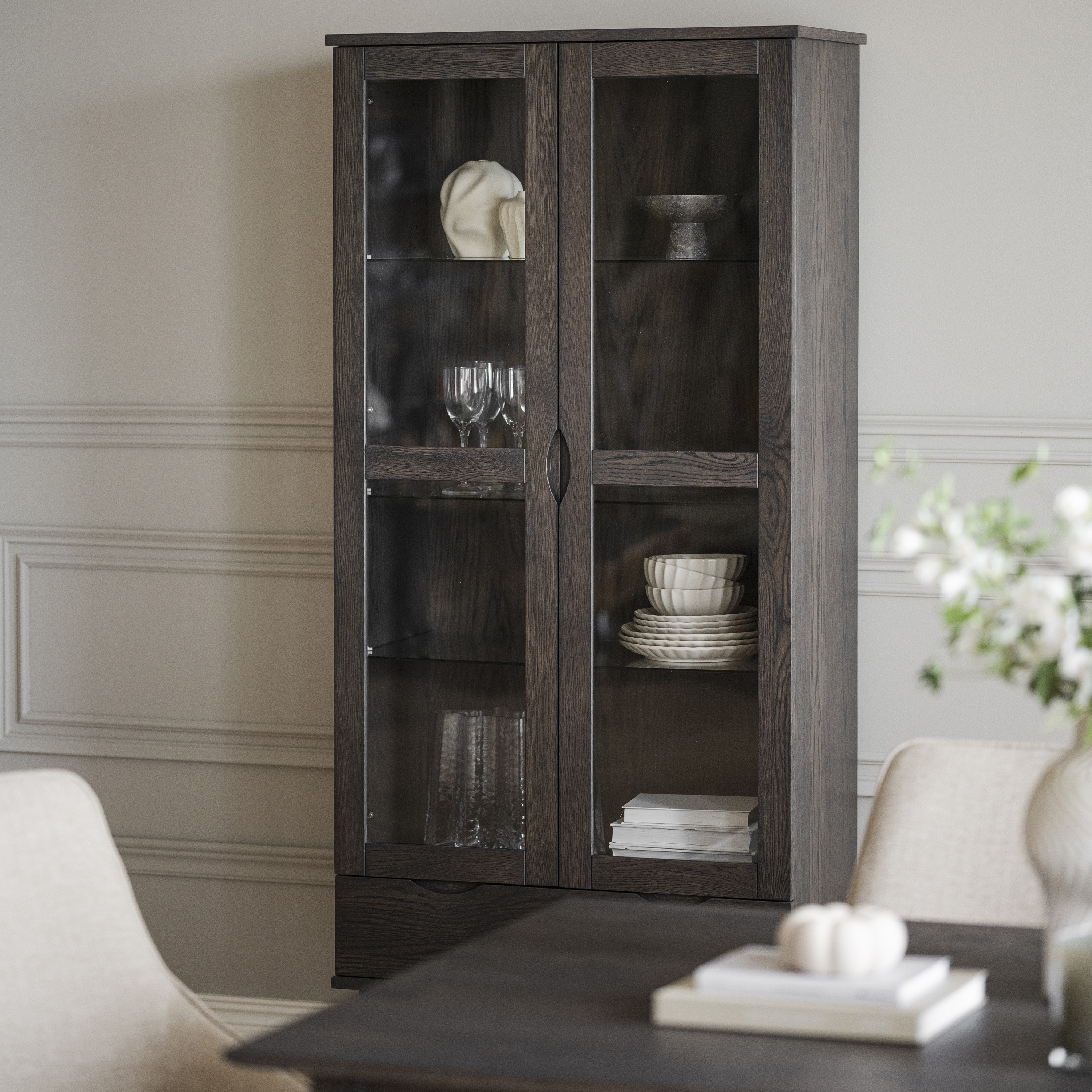 Rowico Home Filippa Vitrine Schrank Dunkelbraun 185cm