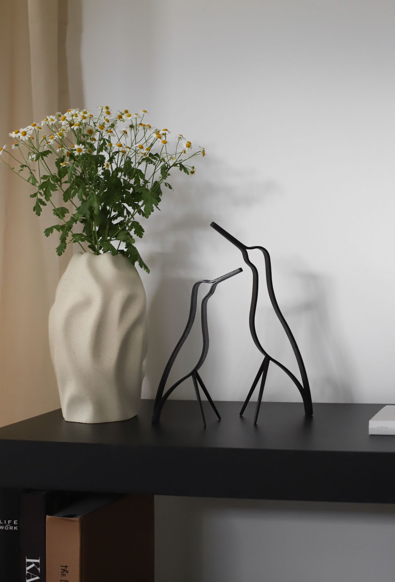 Cooee Design Woody Bird Korkea Koriste Mustaksi Petsattu Tammi 25 cm