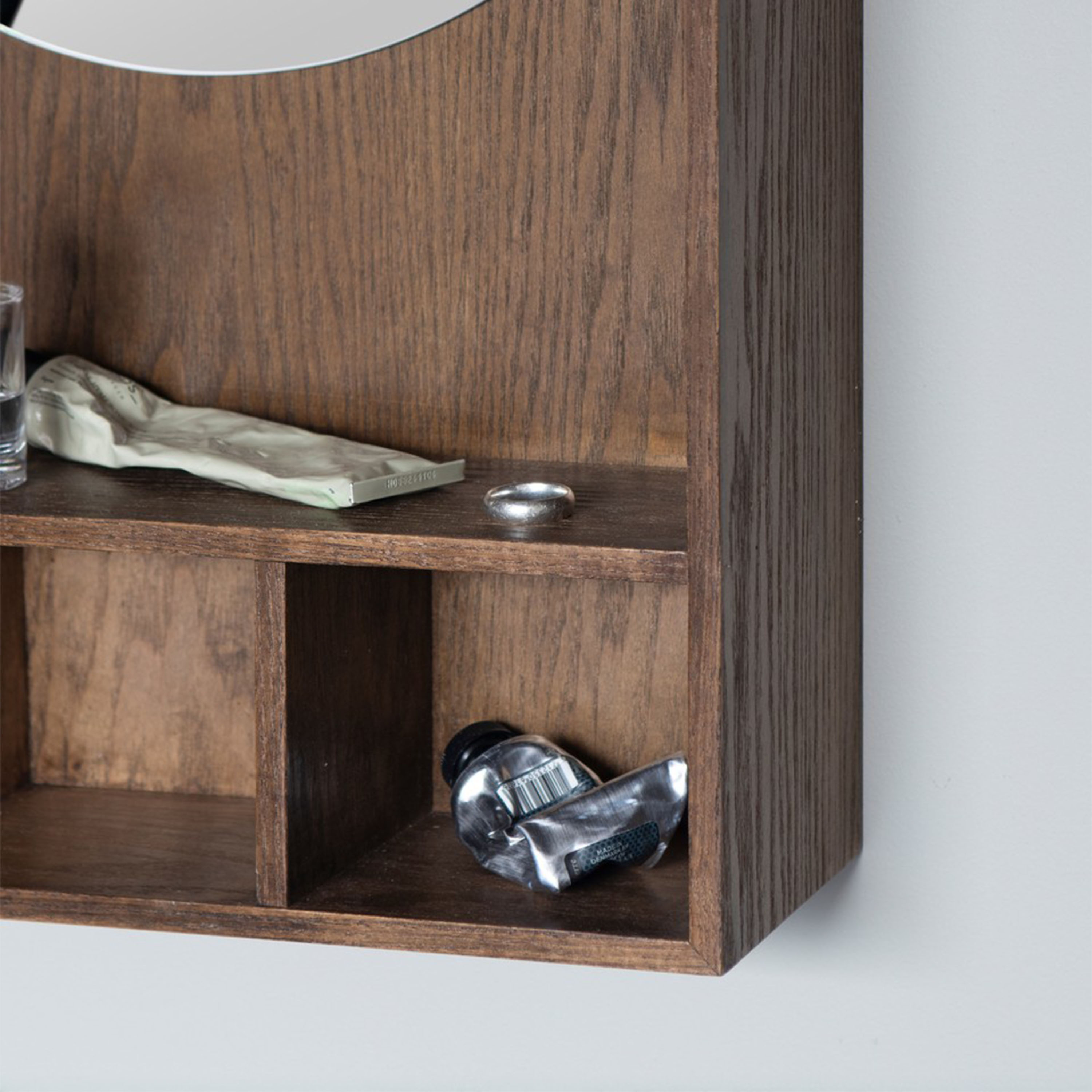 Mette Ditmer Show-me Spiegel mit Ablage Dunkel geölt Klein