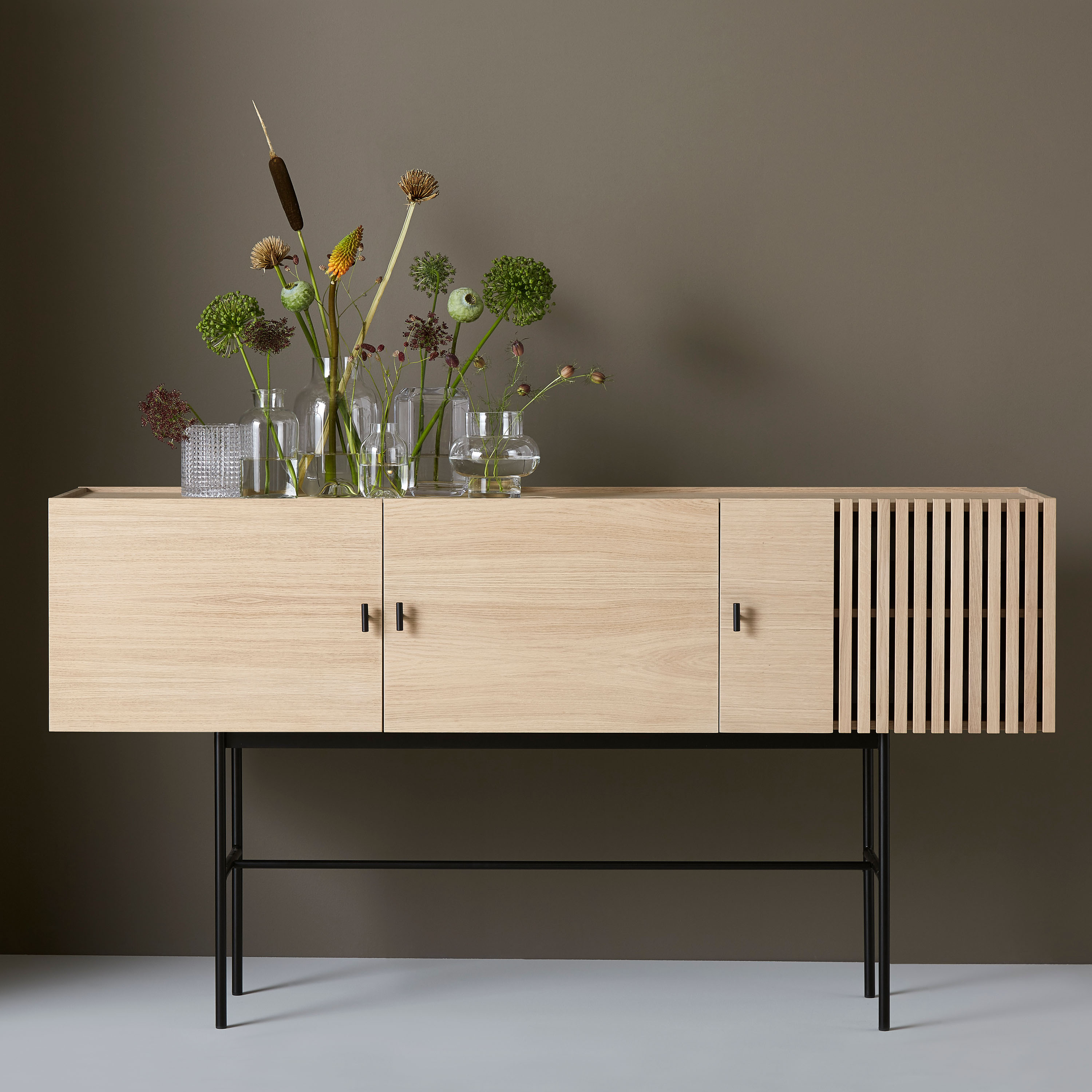 Array senkki white oak/black 180 cm