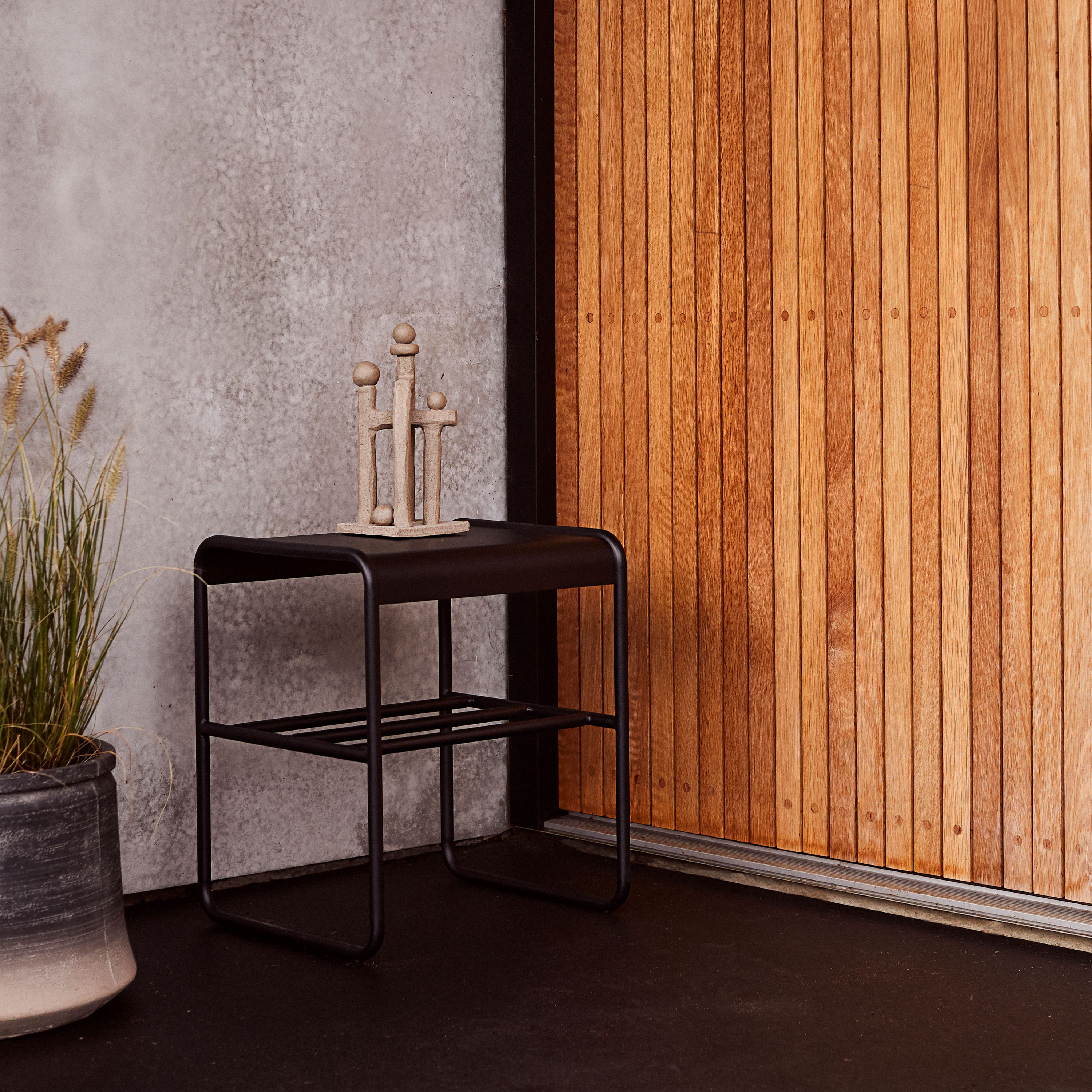 Muubs Copenhagen Pall Black Iron 47x35