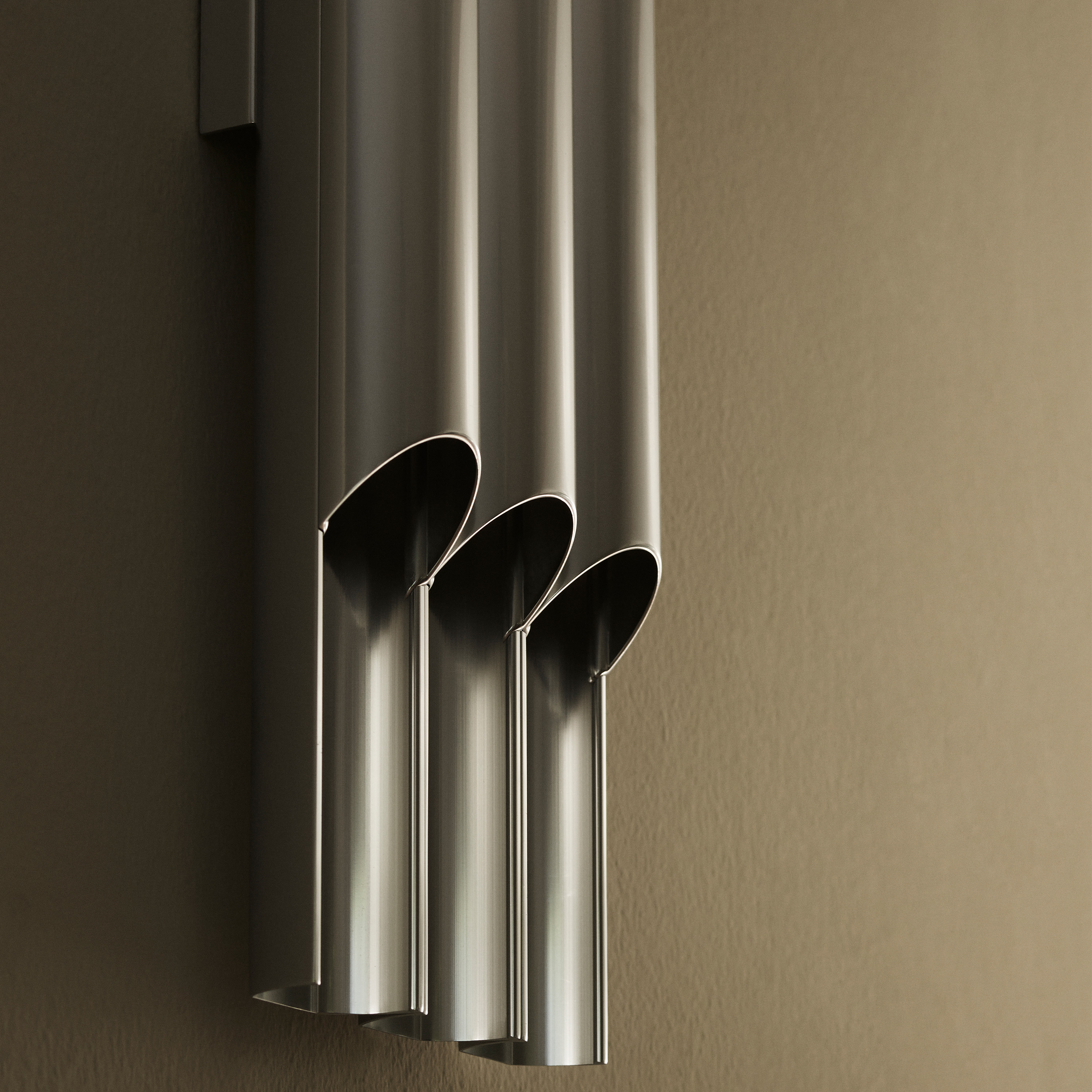 LYFA Pan III Seinävalaisin Alumiini 60cm