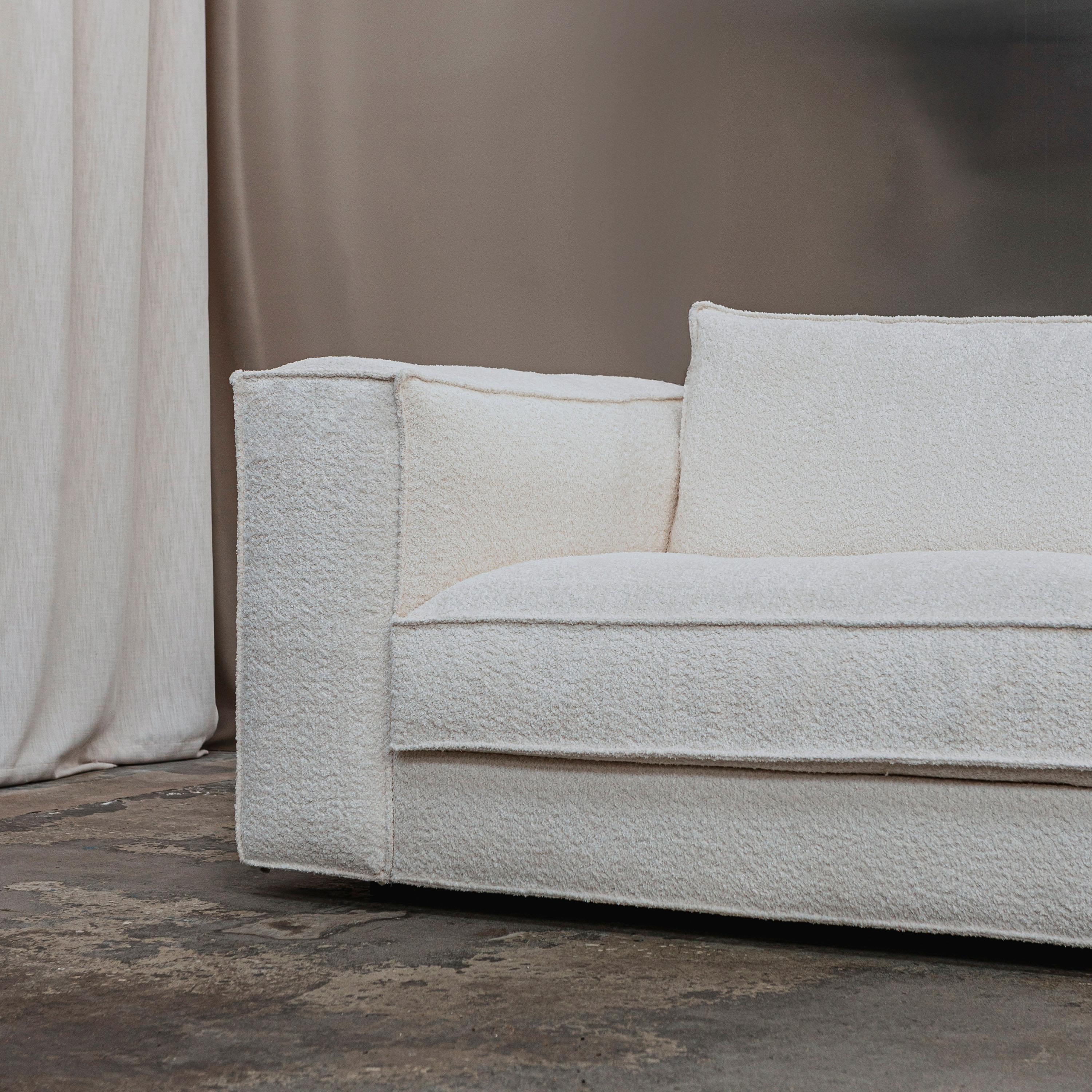 Tinted Klinge-sohva Bouclé Soft Offwhite 243cm