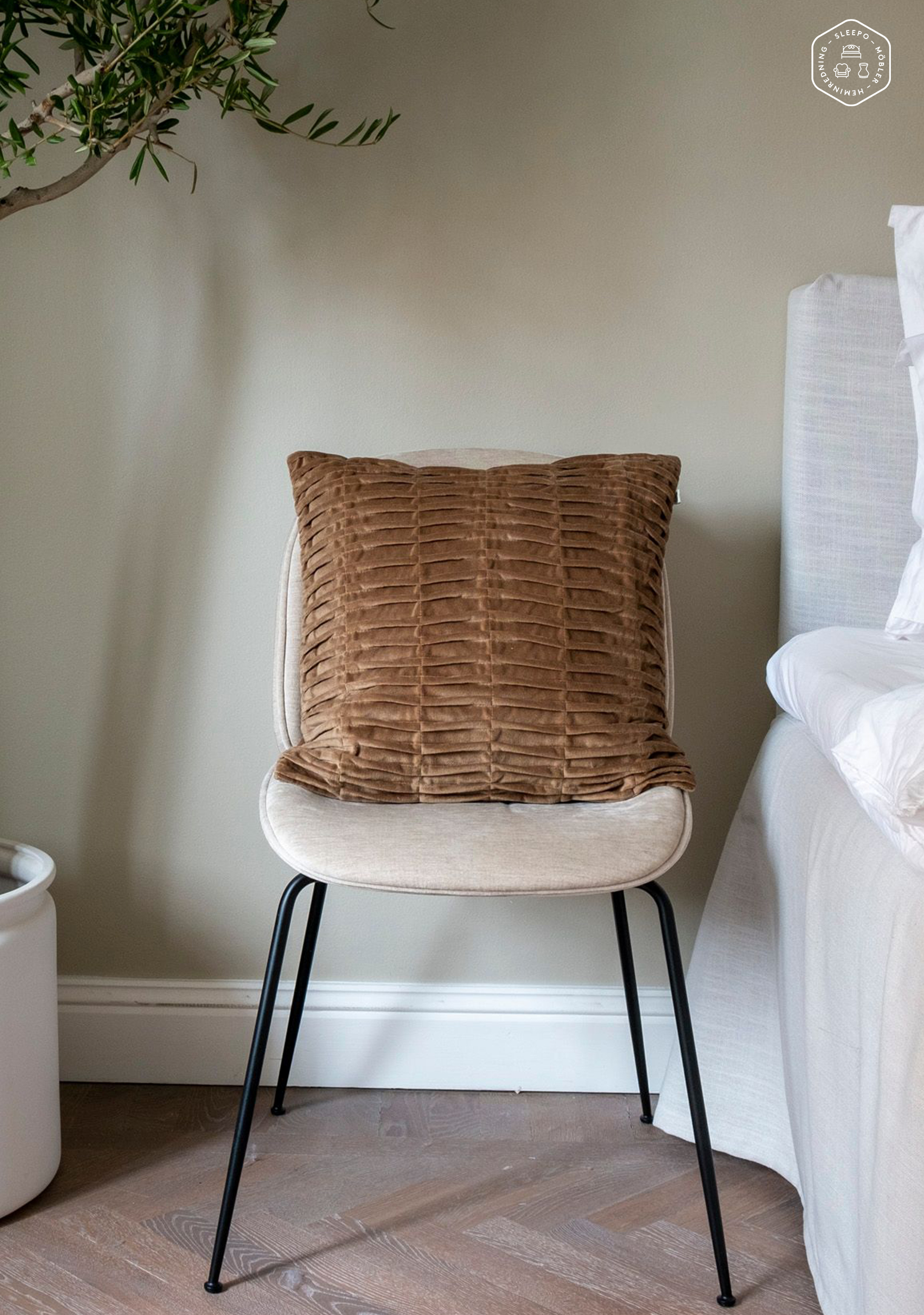 Chhatwal &amp; Jonsson Rishi Tyynynpäällinen Sametti Tumma Tammi 50x50