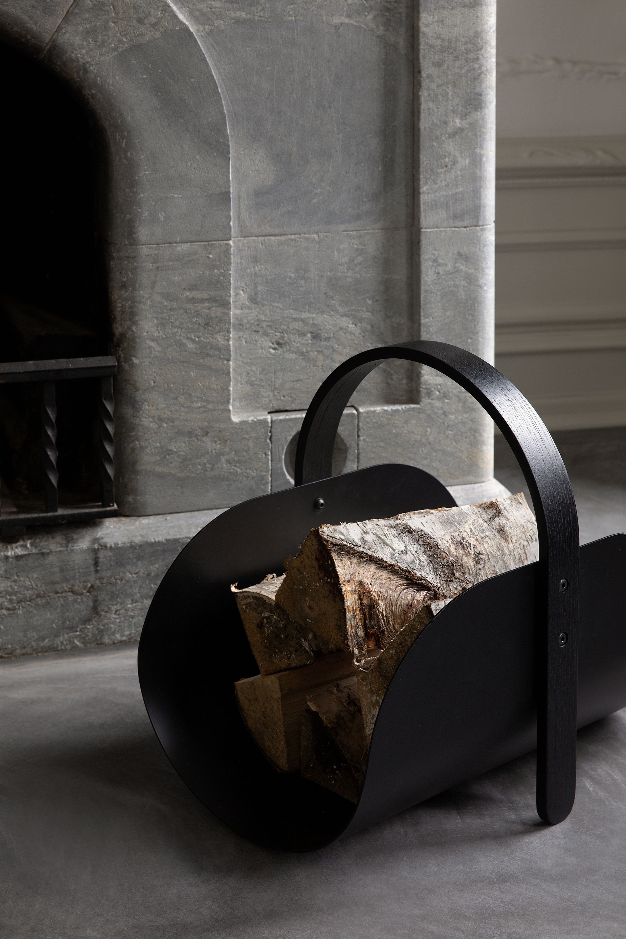 Cooee Design Woody Vedkurv Svart Beiset Eik
