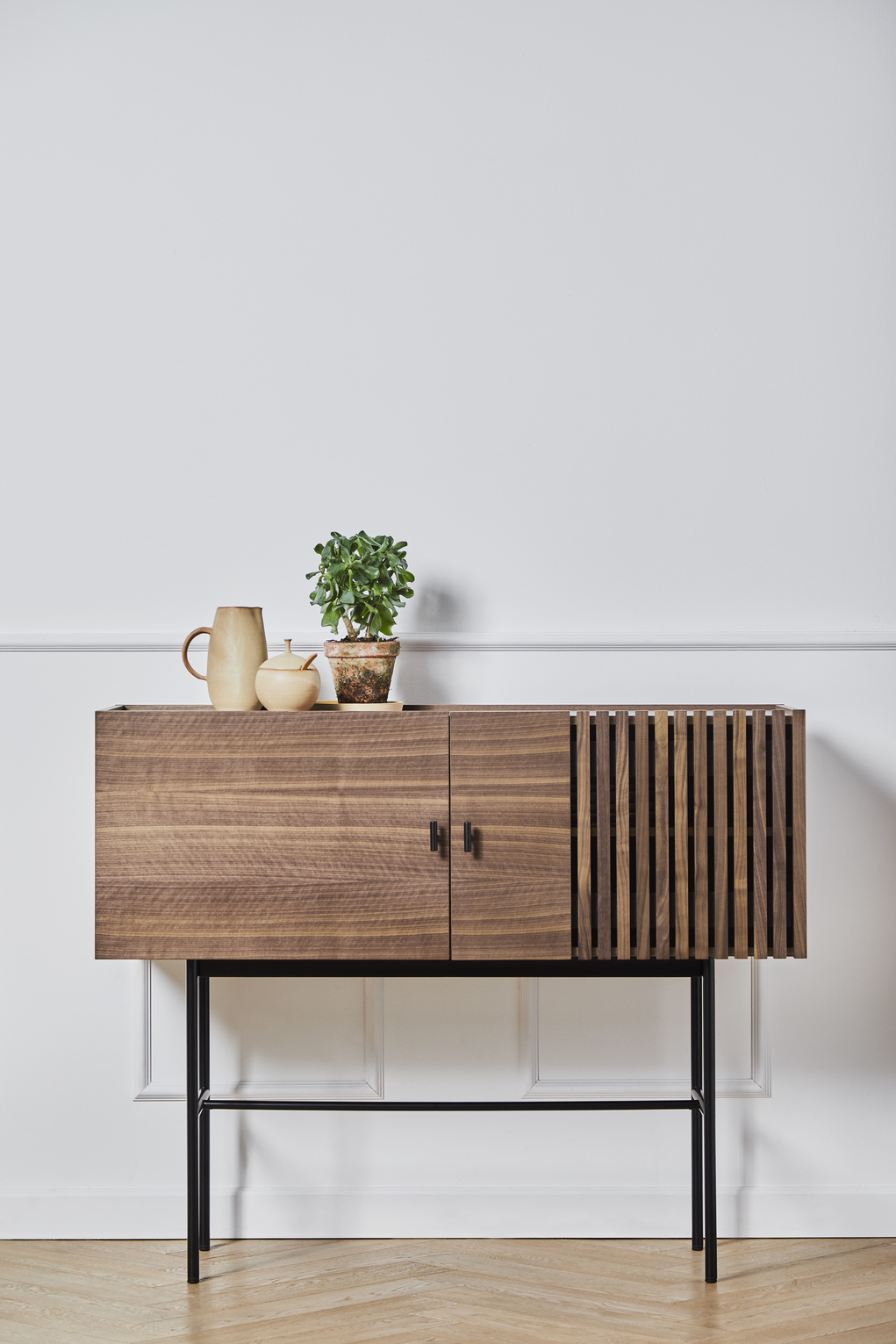 Woud Array Sideboard Walnut/Black 120cm