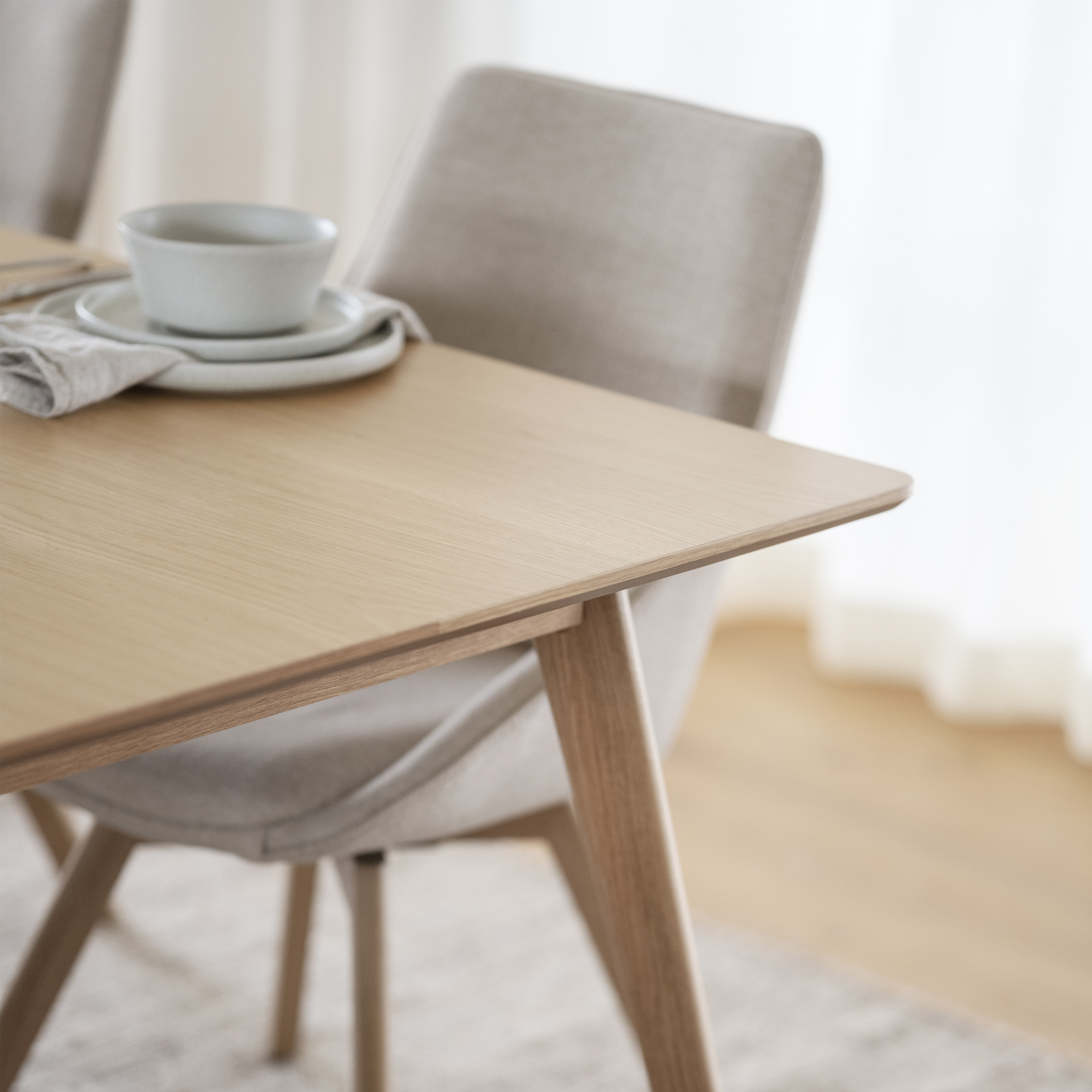 Rowico Home Alison Matstol Ljusbeige/Ek