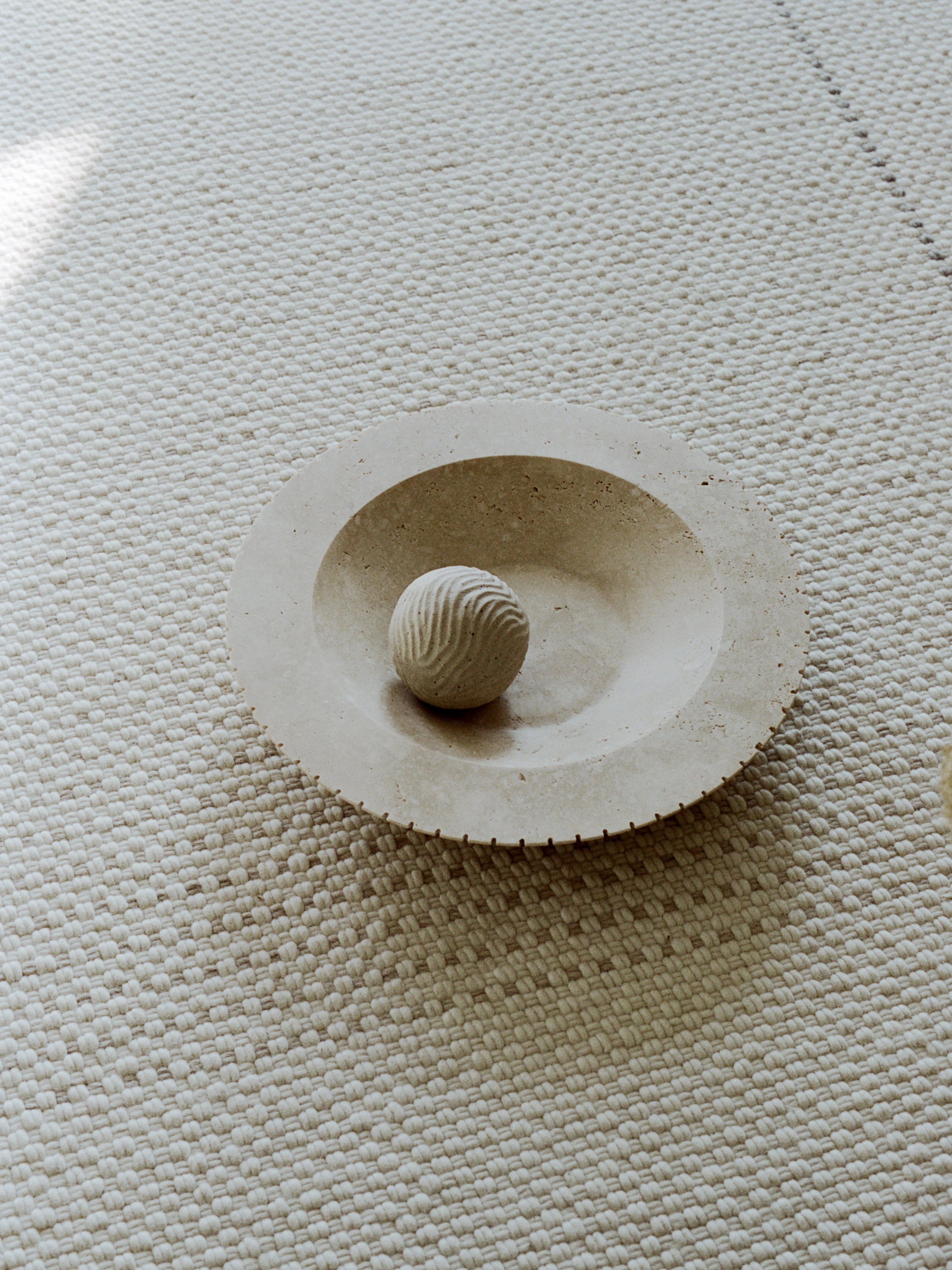 Linie Design Awakened Mind Ullmatta White 250x350