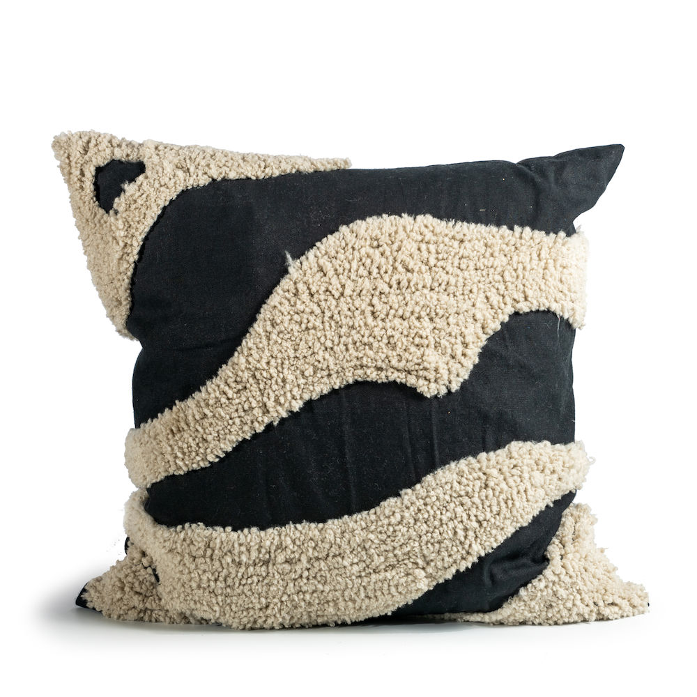 Byon - Fluffy Prydnadskudde Svart/Beige - Prydnadskuddar, Soffkuddar