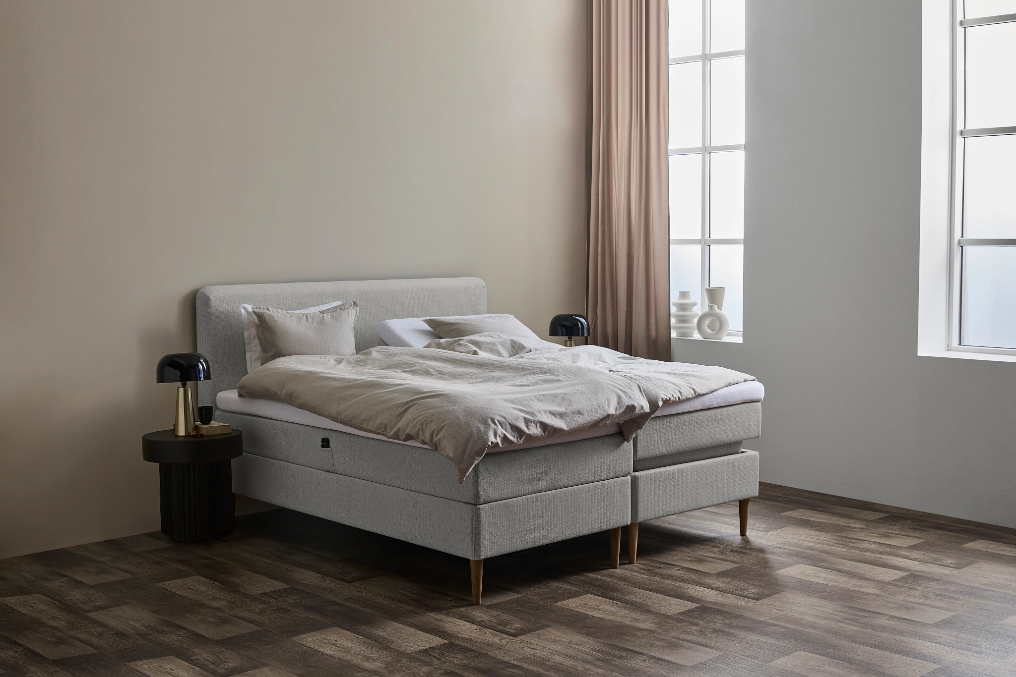Tempur Promise Ställbar Säng Ivory 90x200 Pro Plus SmartCool 8cm Medium Rundat Ekben 19cm