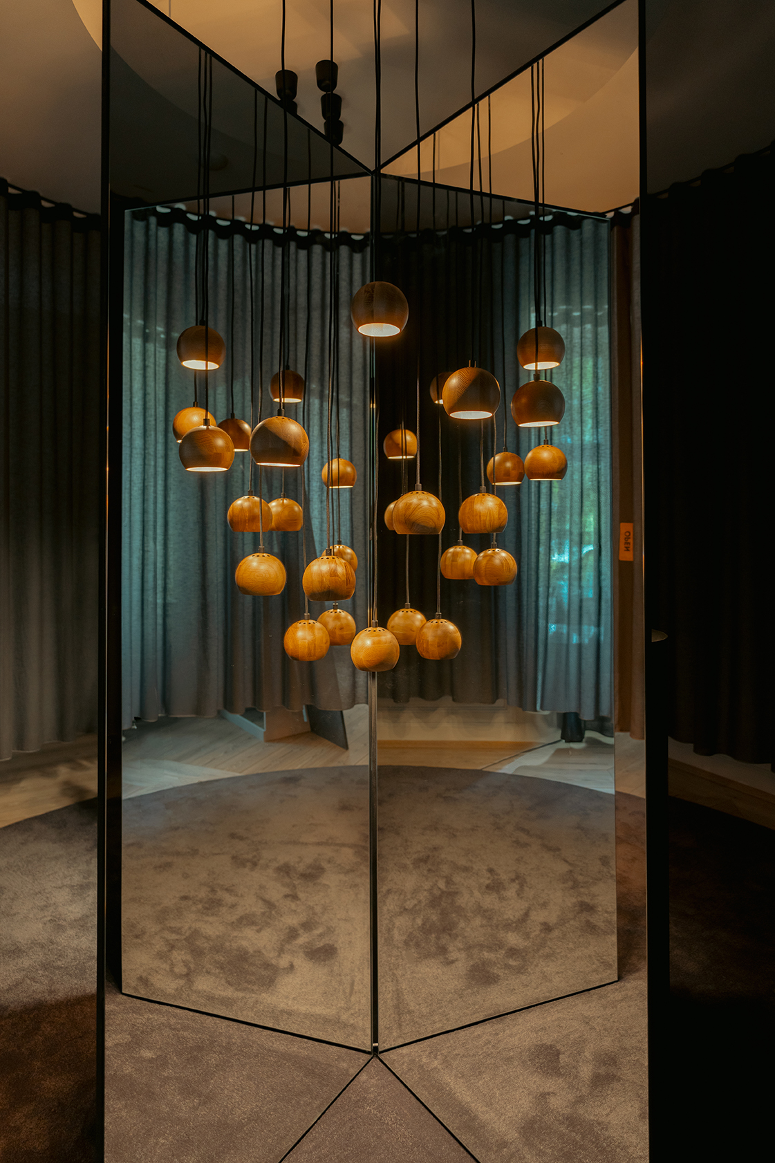 Frandsen Ball Taklampe Eik Ø12