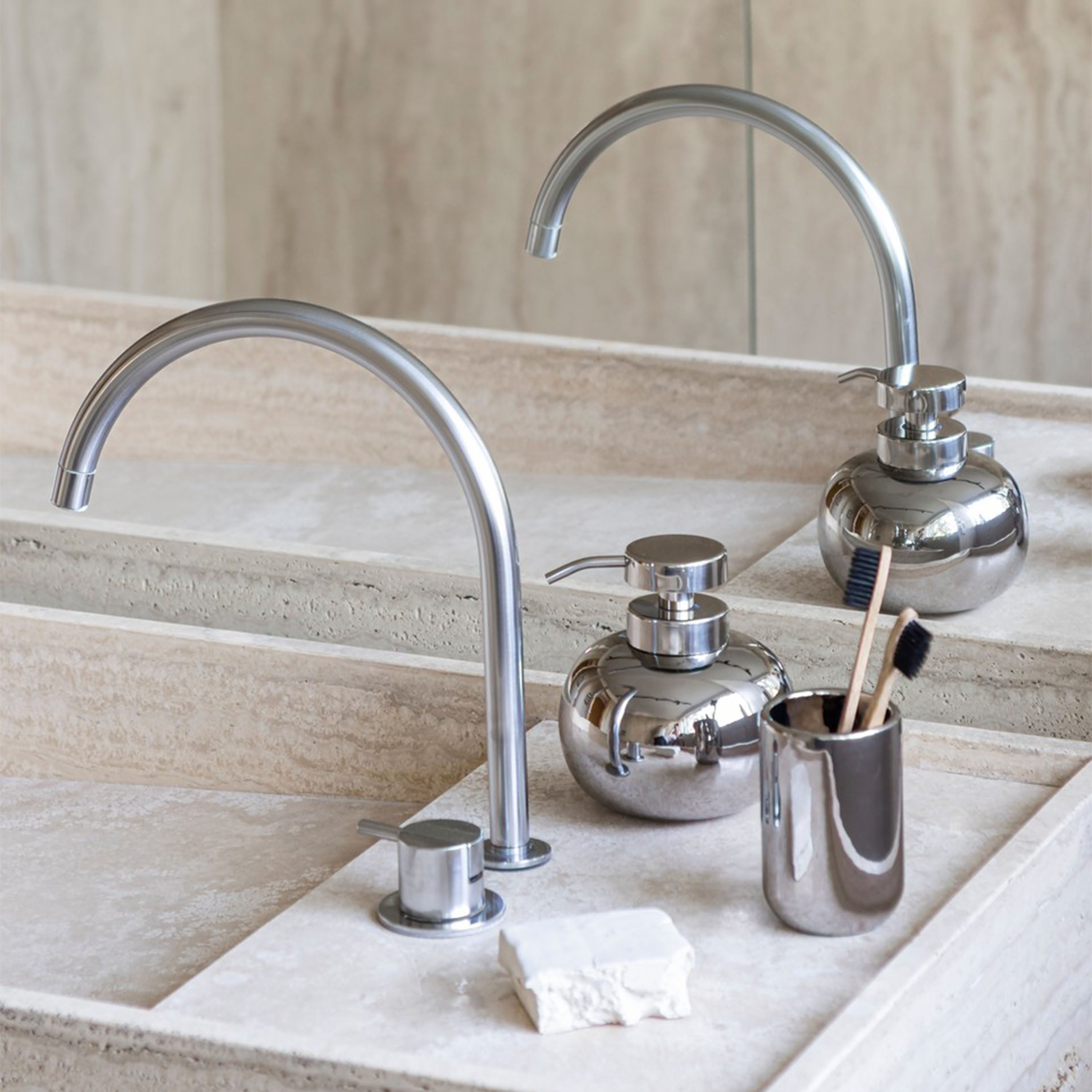 Mette Ditmer Lotus Seifenspender Chrom Niedrig