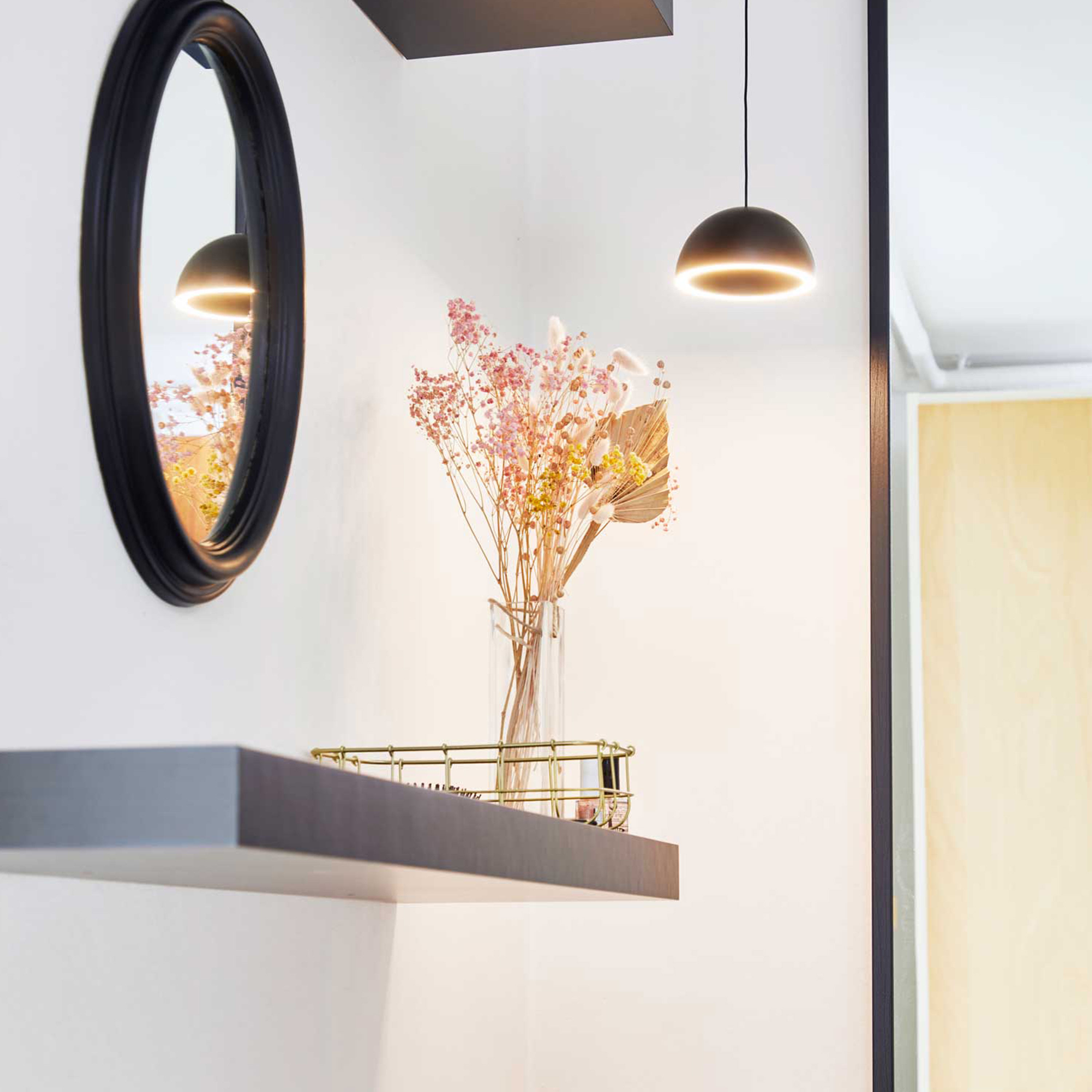 LOOM Design Curve Kattovalaisin Black Ø14 cm