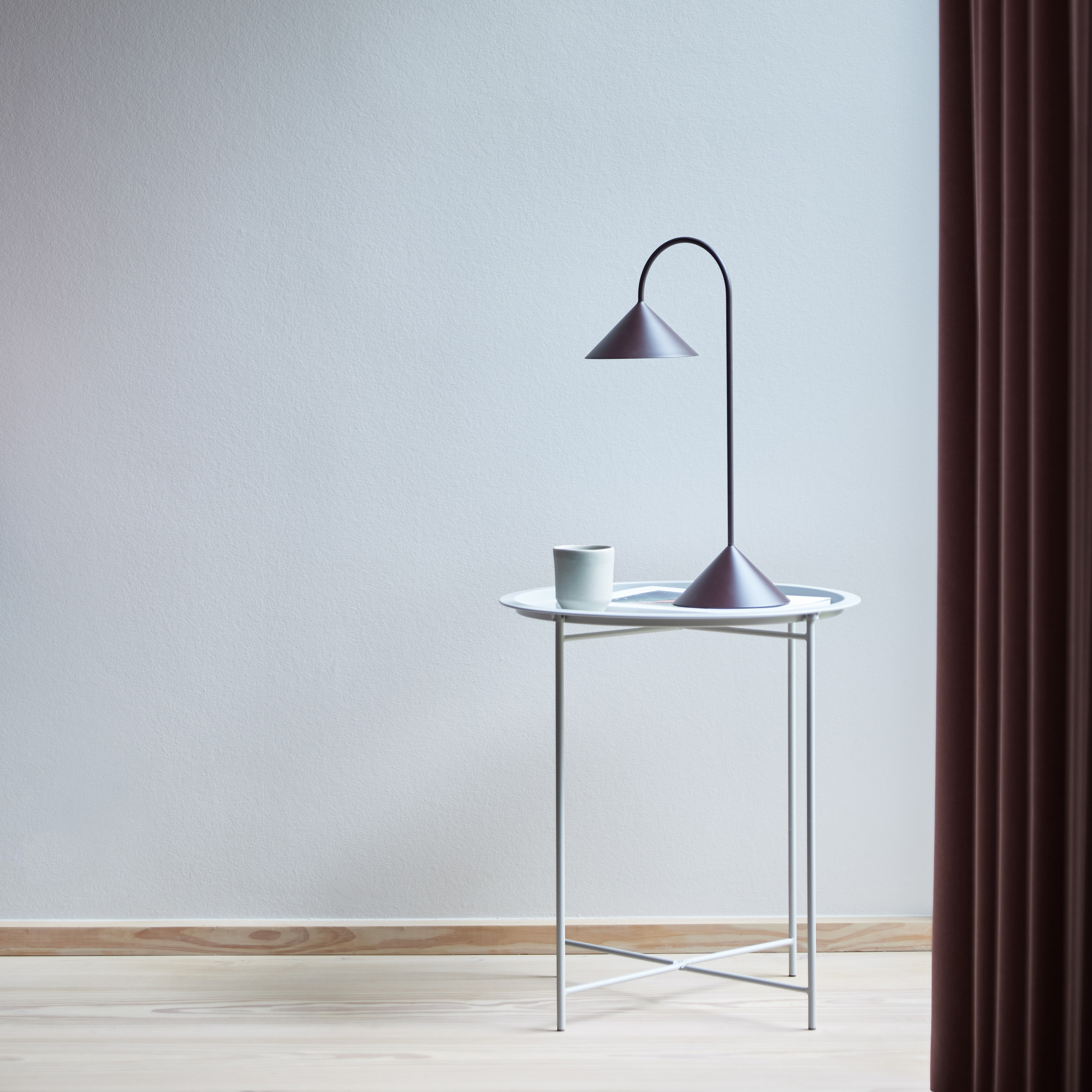 Frandsen Grasp Portabel Bordslampa Matt Beetroot 47cm