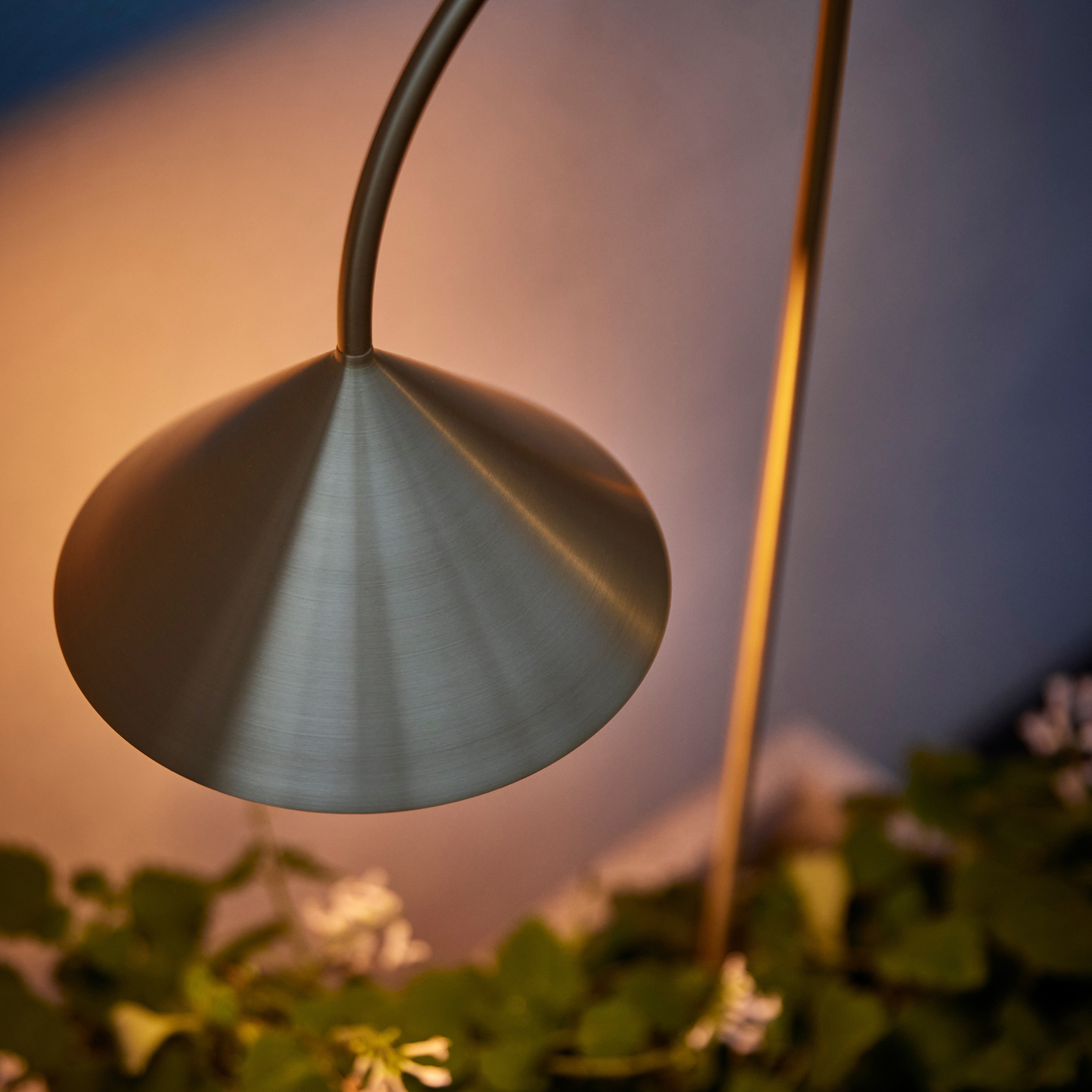 Frandsen Grasp Puutarhavalaisin Solid Brass 82cm