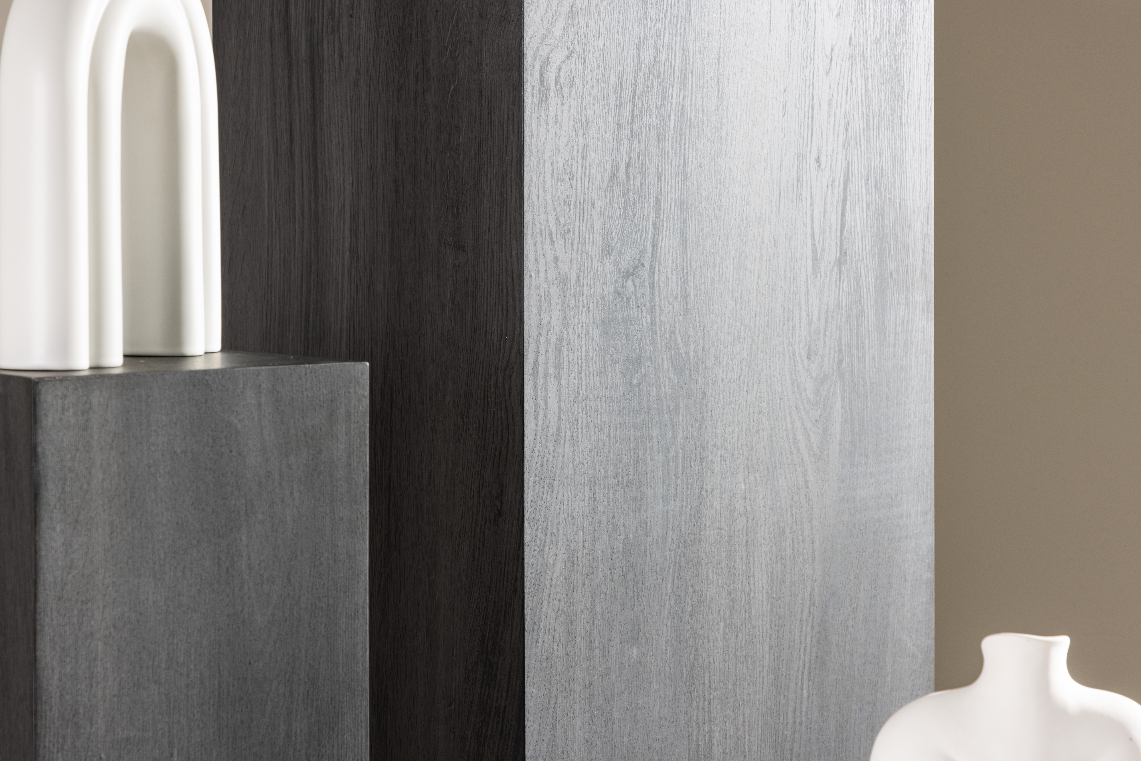 Vind Ramsvik Piedestal Black 130cm