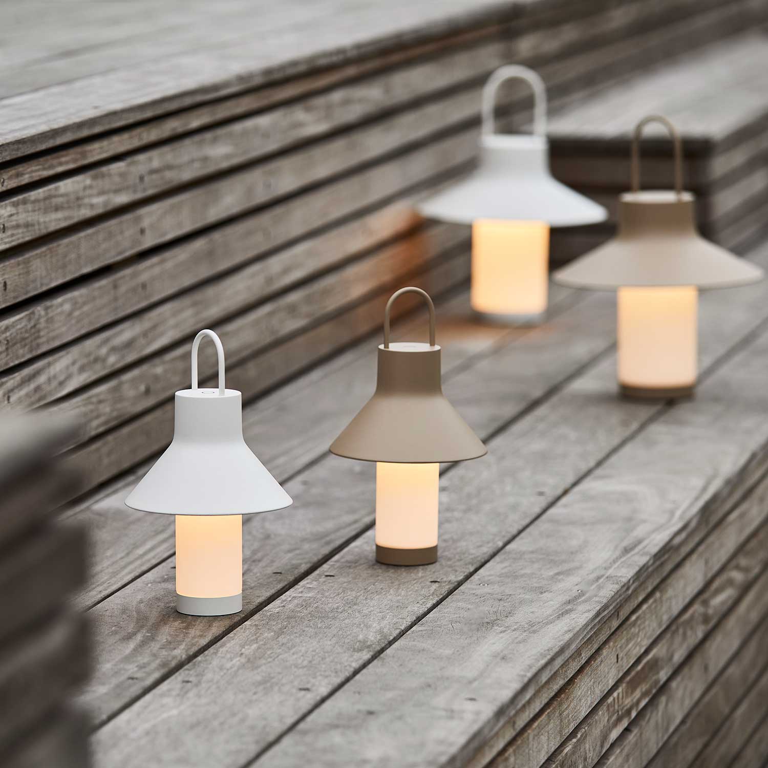 LOOM Design Shadow Ladattava Pöytävalaisin White Ø25