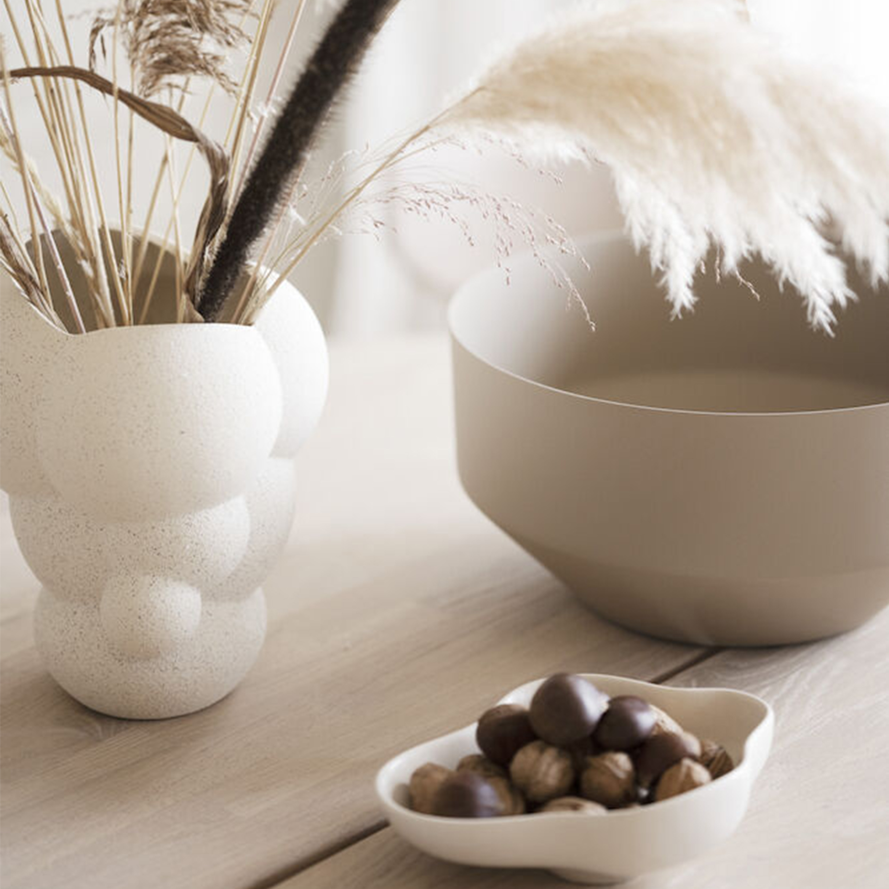 Rowico Home Carradale Matbord Vitpigmenterad/Svart Ø130