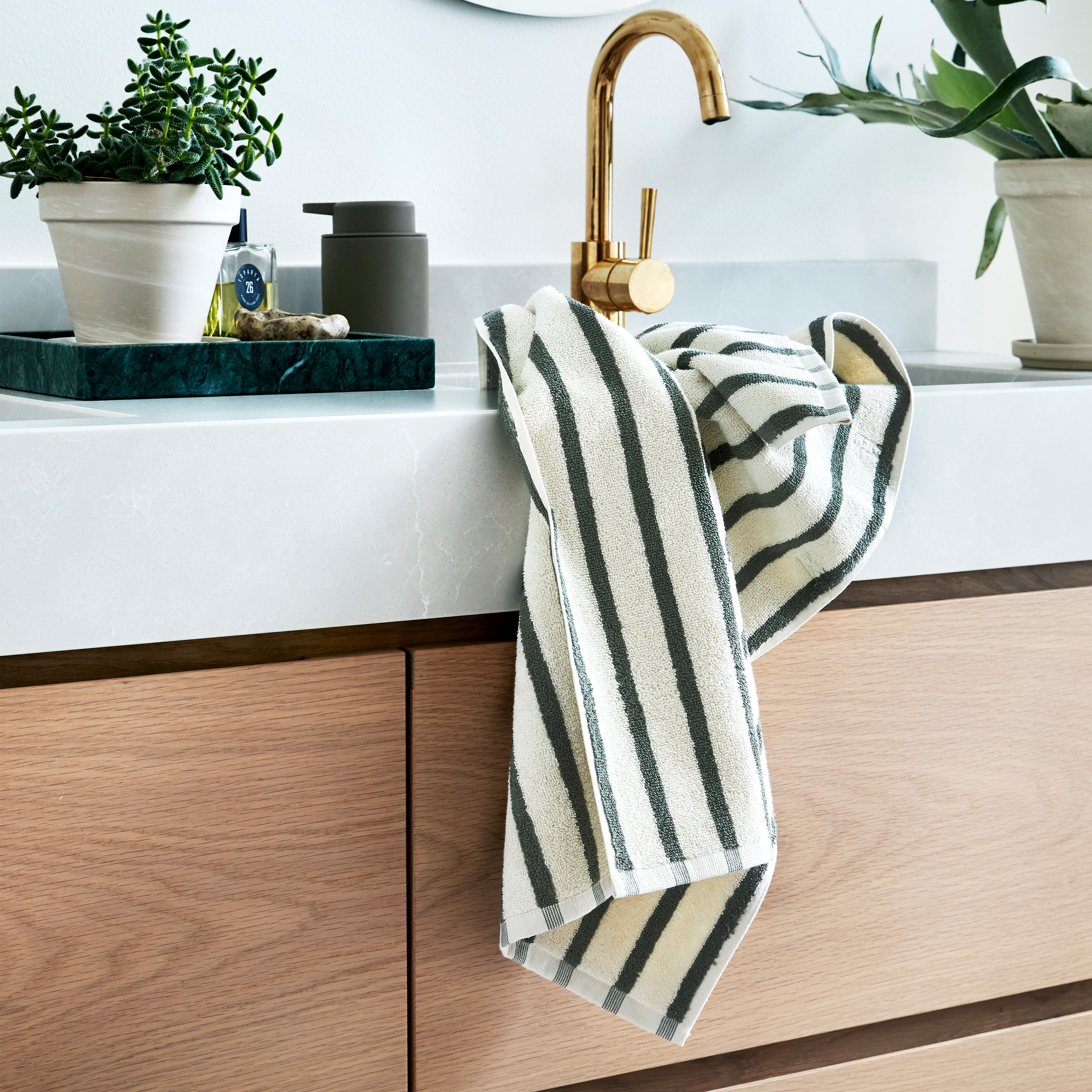 Høie Everyday Stripe Handduk Nordisk Grön 70x140