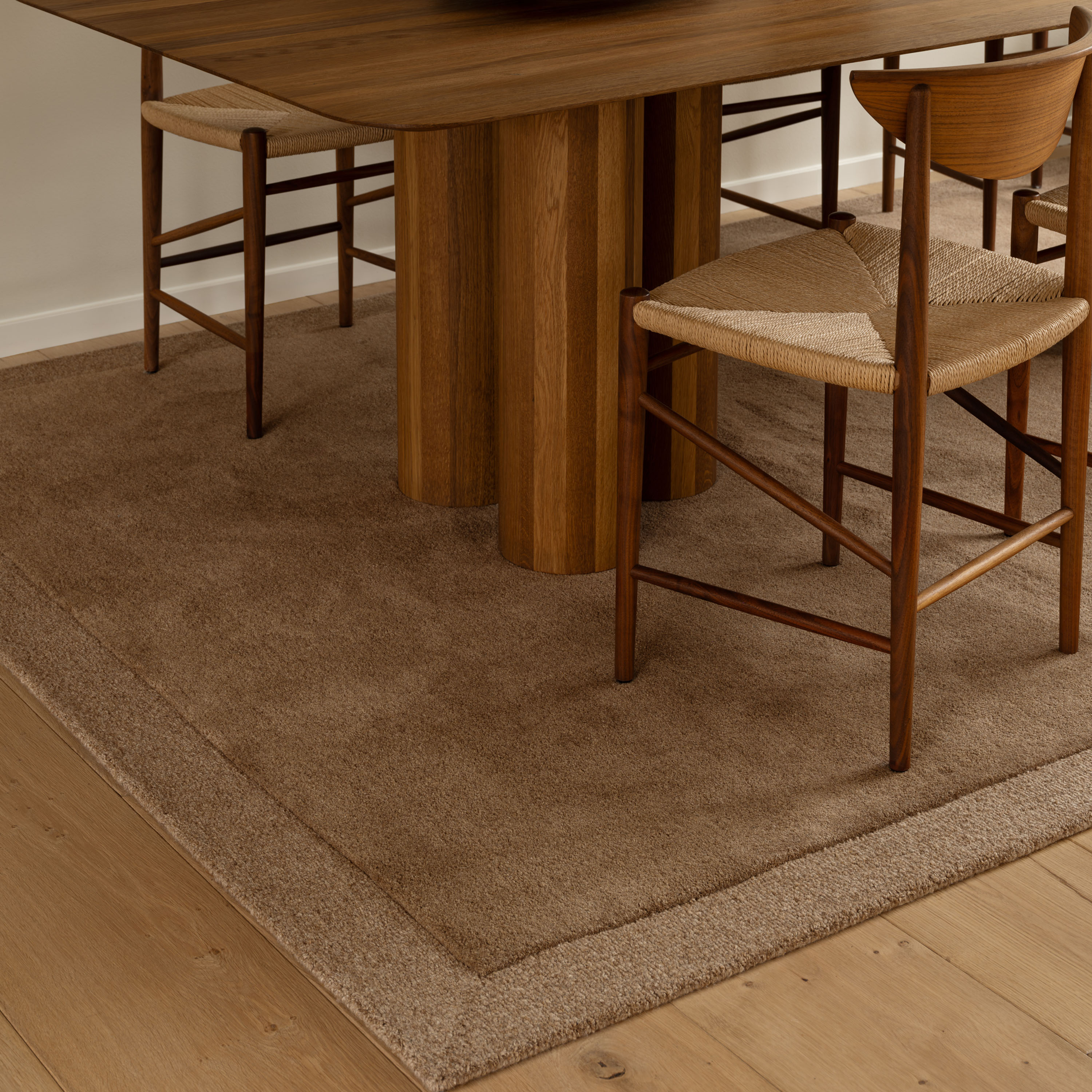 Tinted Louis Ullmatta Beige Brown 200x300