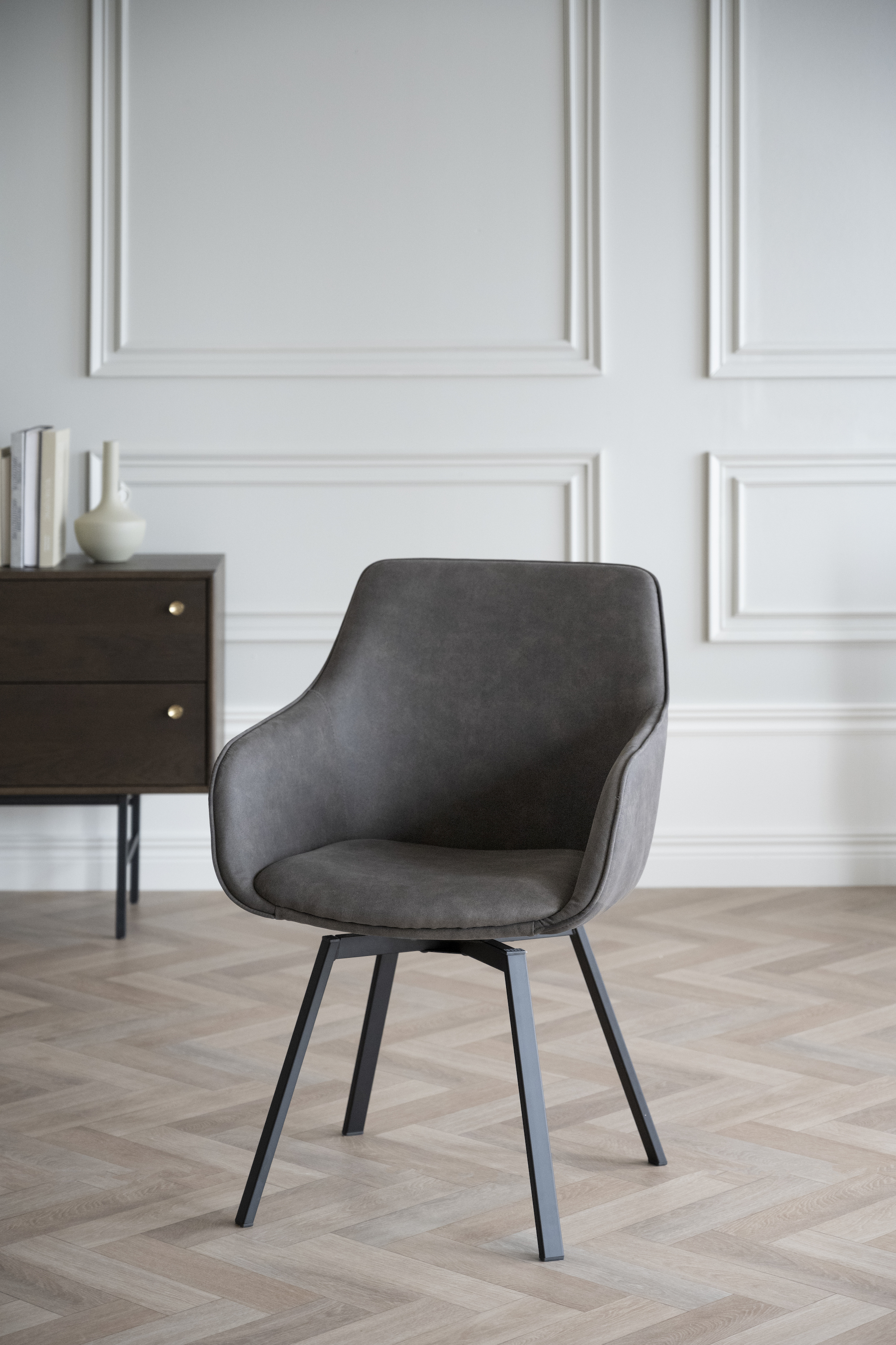 Rowico Home Alison Karmstol Mörkgrå Microfiber/Svart