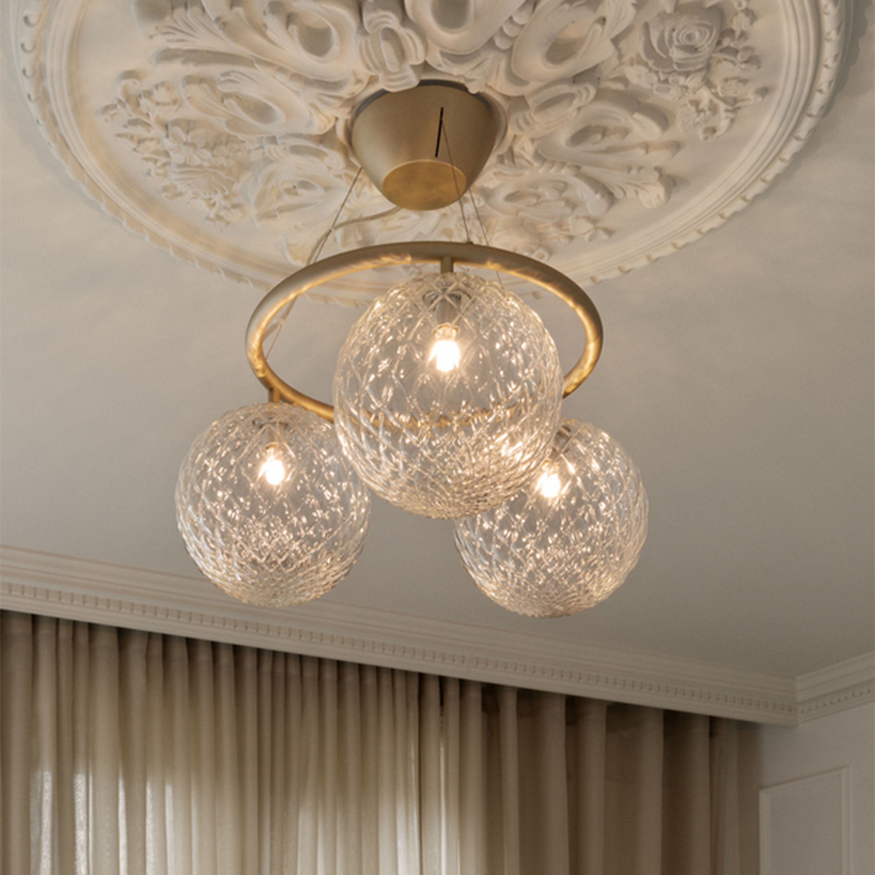 Nuura Miira 3 Circular Taklampa Brass/Optic Clear