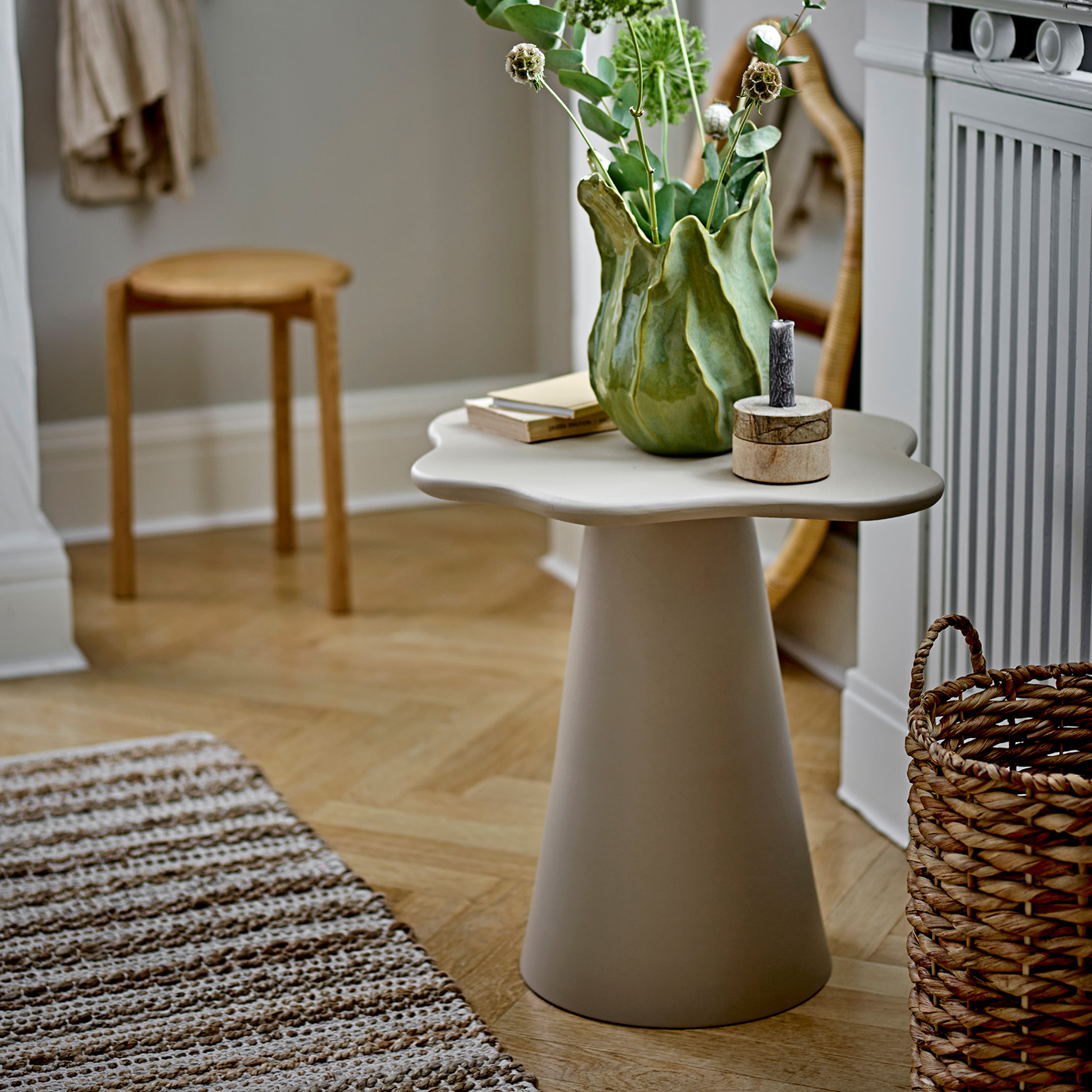 Bloomingville Soller Pieni pöytä Nature 56x43