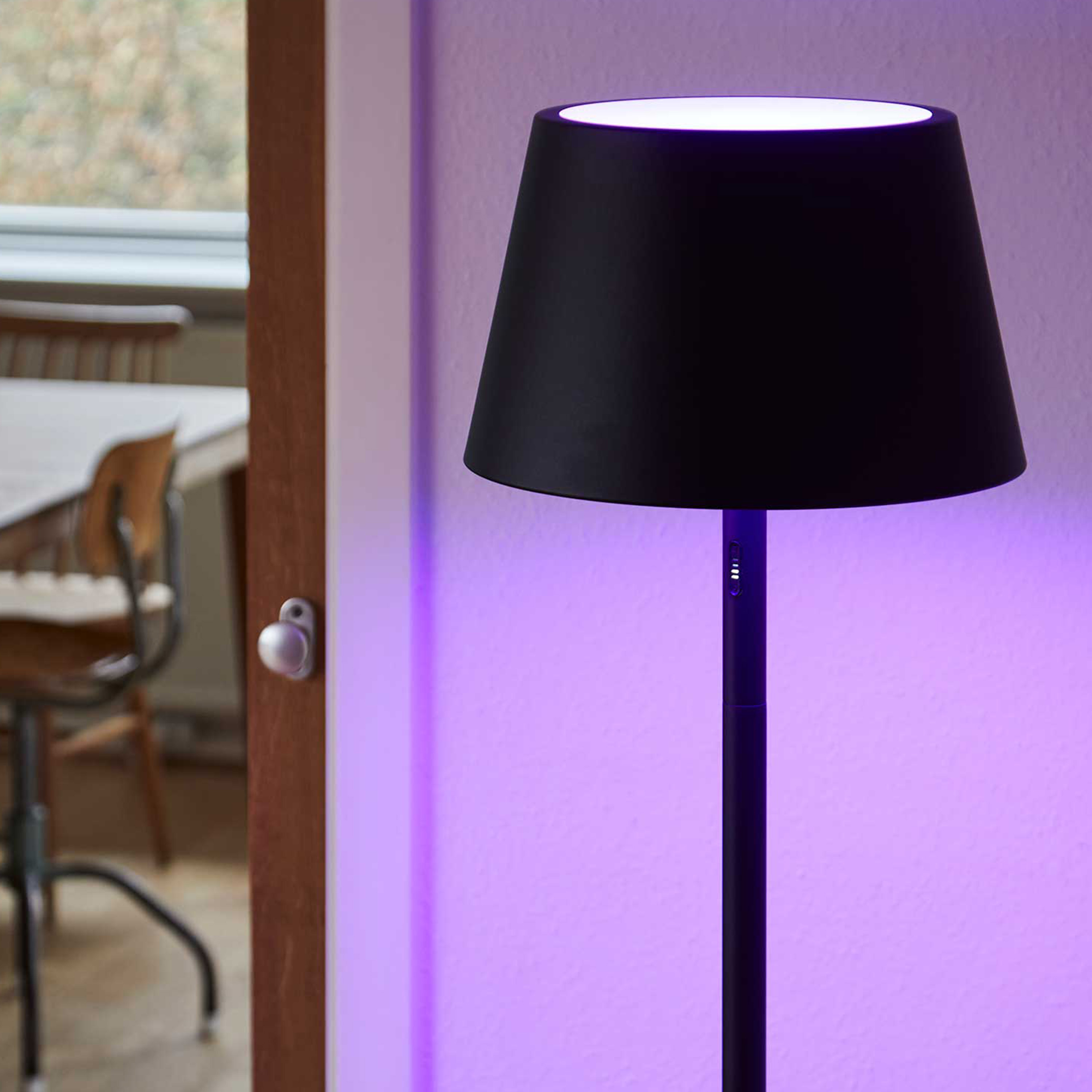 LOOM Design Modi Portabel Golvlampa Black