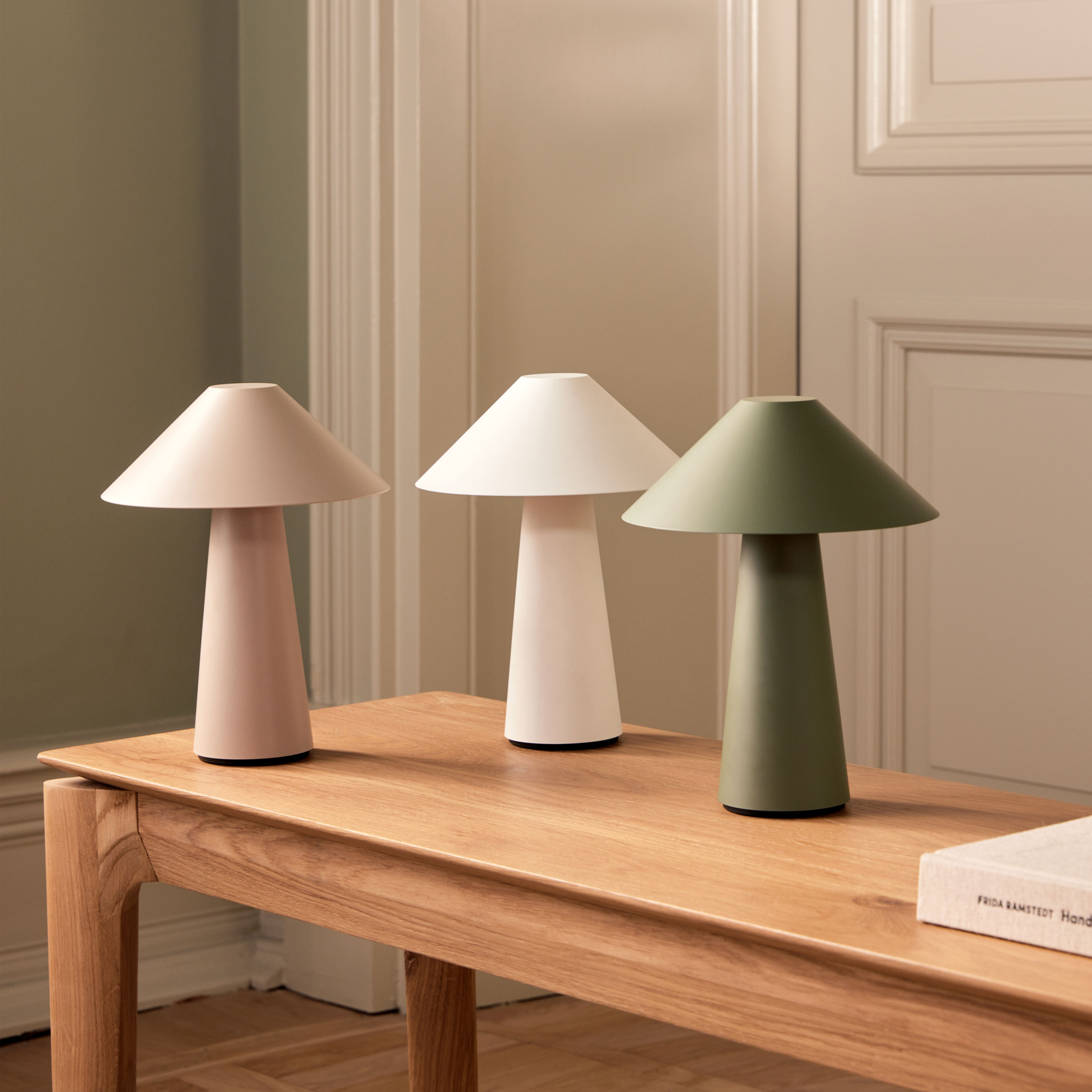 Globen Lighting Cannes Portabel Tischlampe Grün 26cm