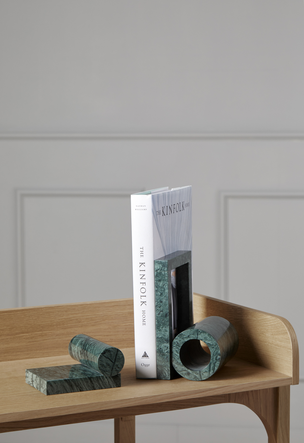 Woud Booknd Bokstöd Green Marble