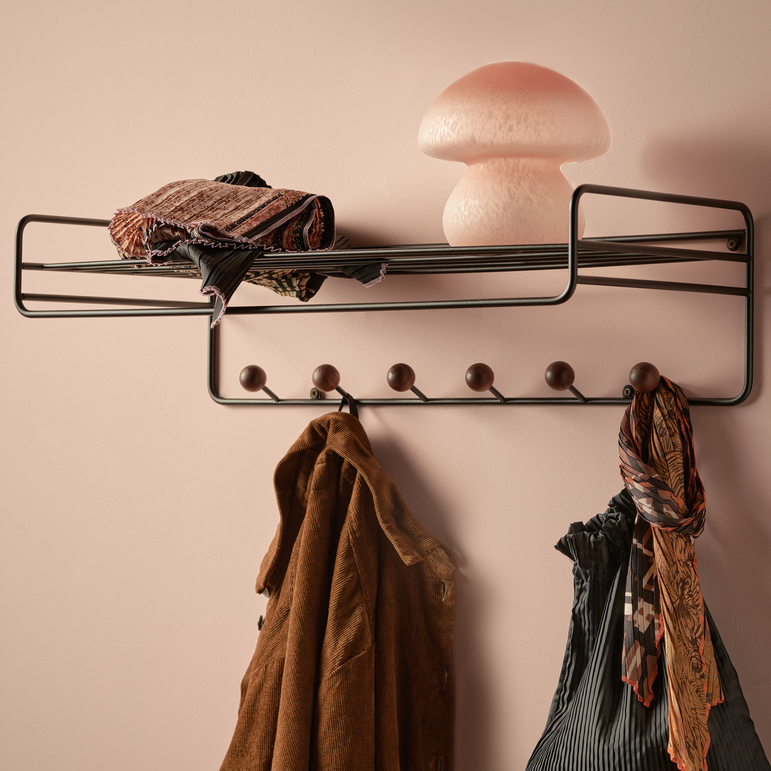 Maze Bill Hutablage Schwarz/Walnuss Ton 71cm