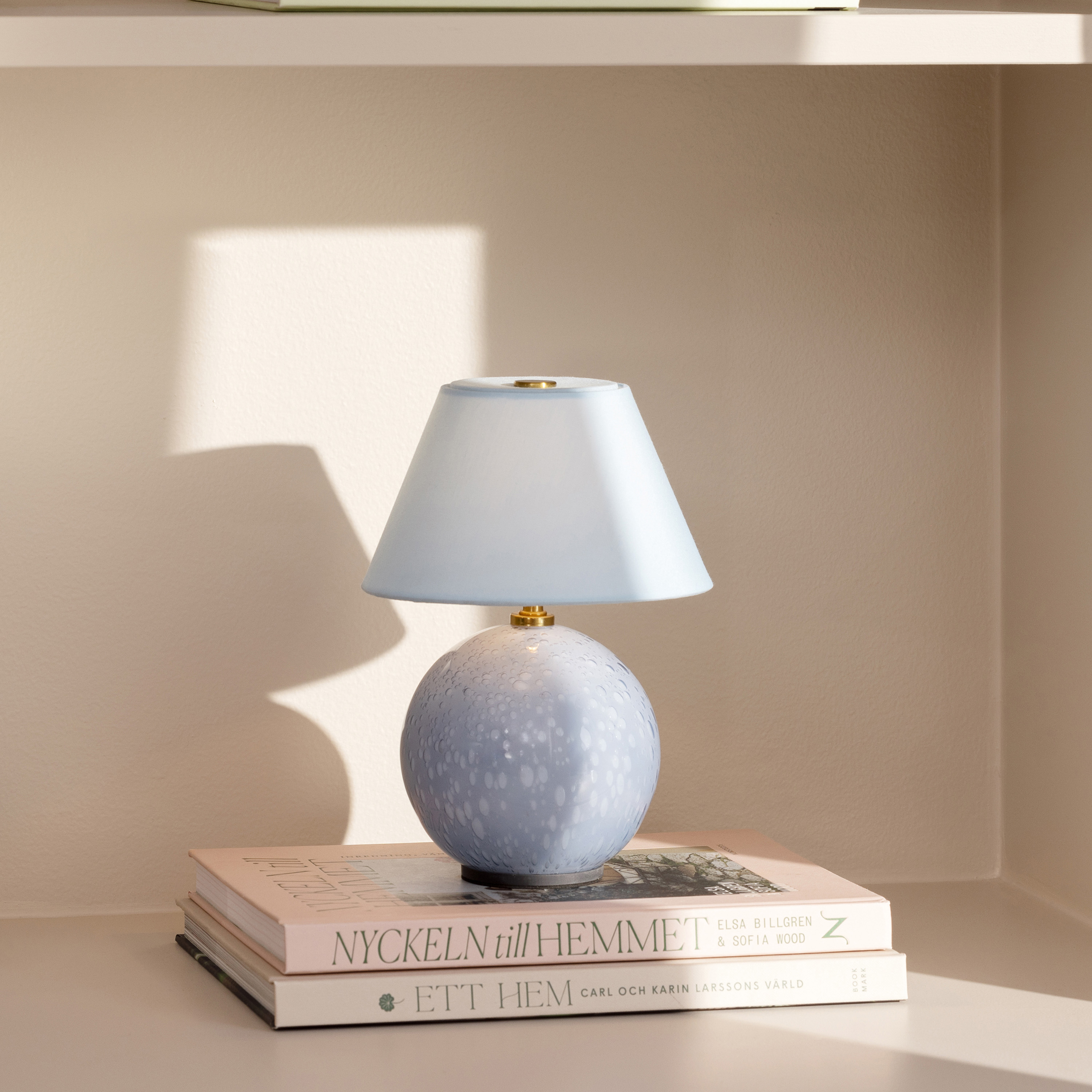 Globen Lighting Iris Portabel Bordslampa Duvblå