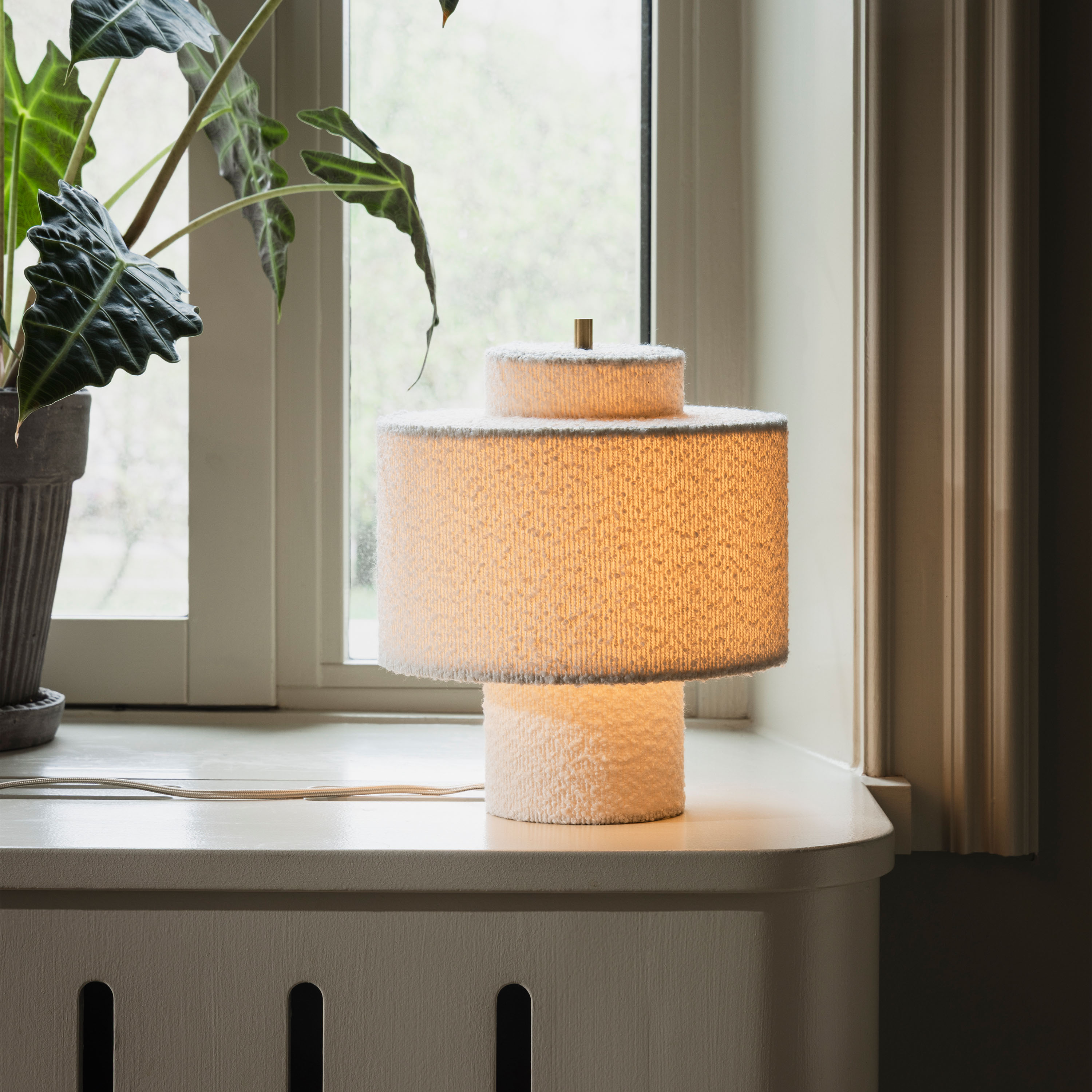 Globen Lighting Noah Bordlampe Hvit Bouclé 25cm